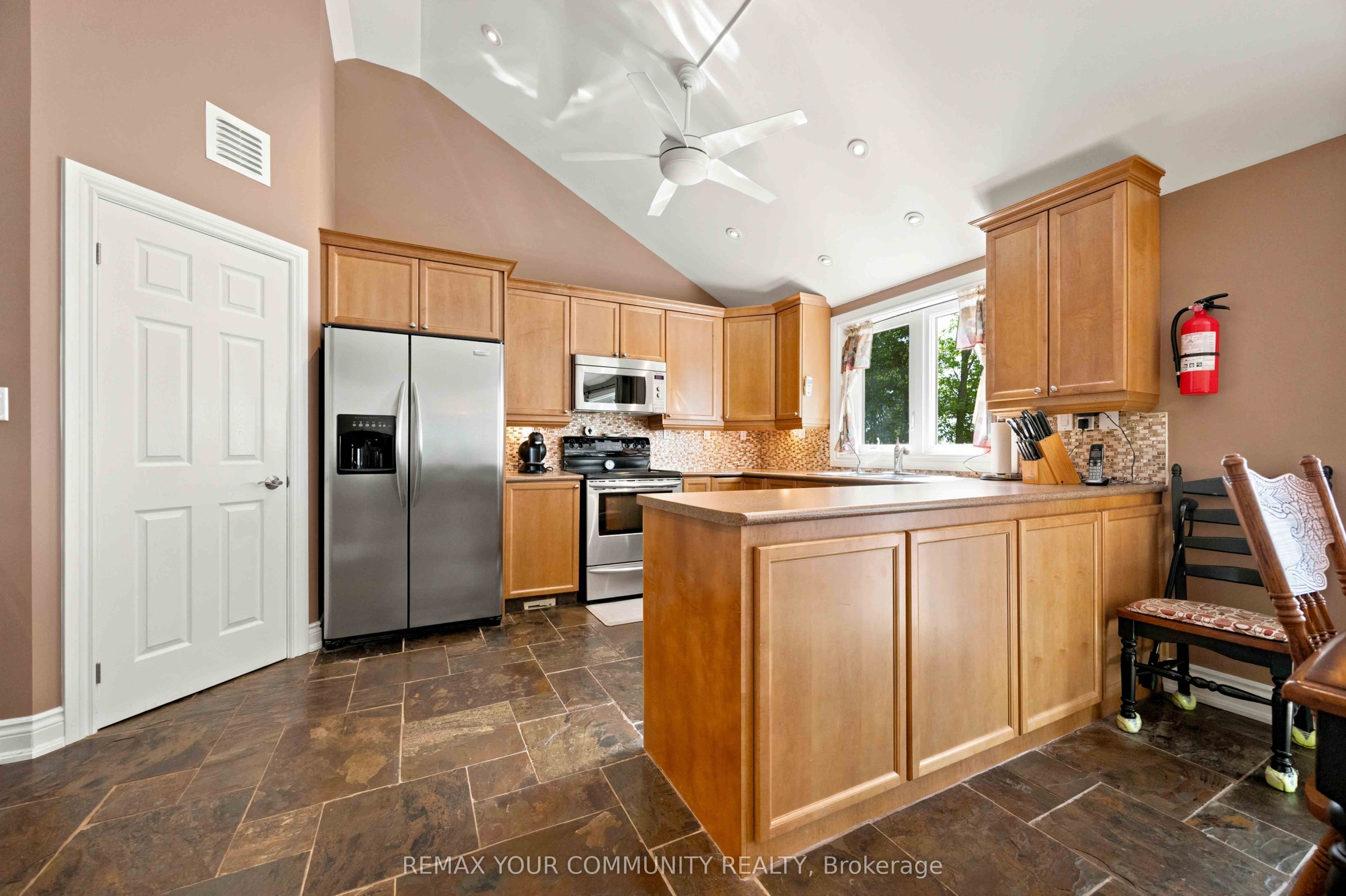 386 Bear Road Property Photo 15