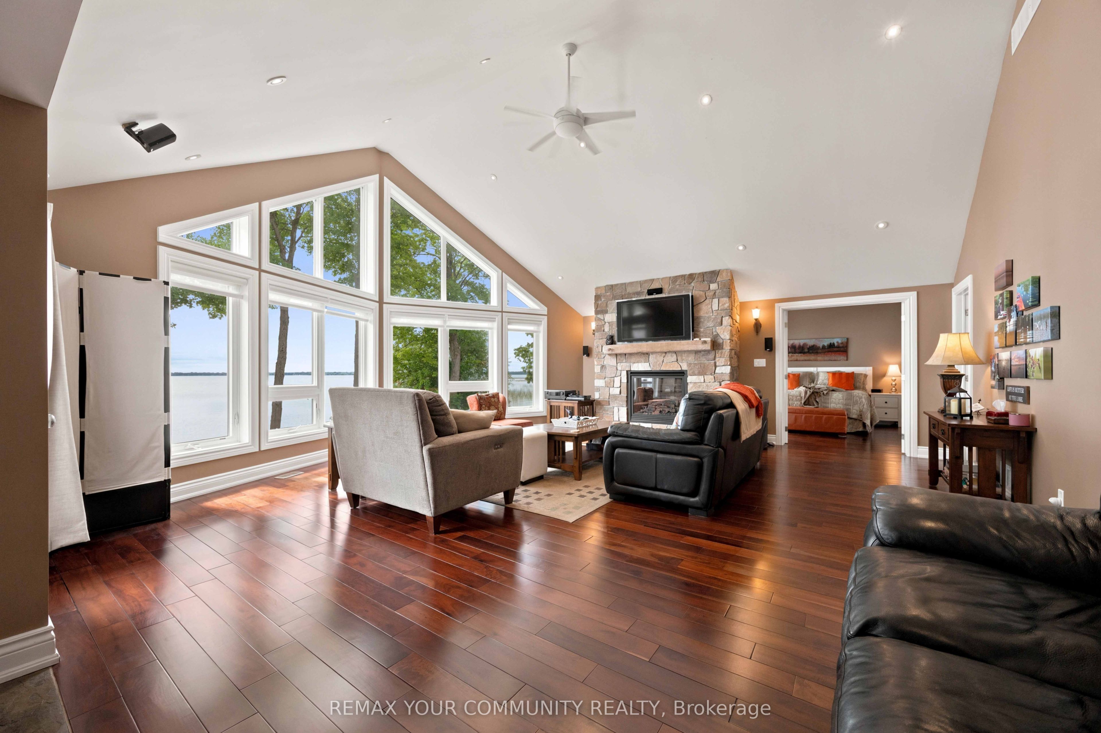 386 Bear Road Property Photo 17