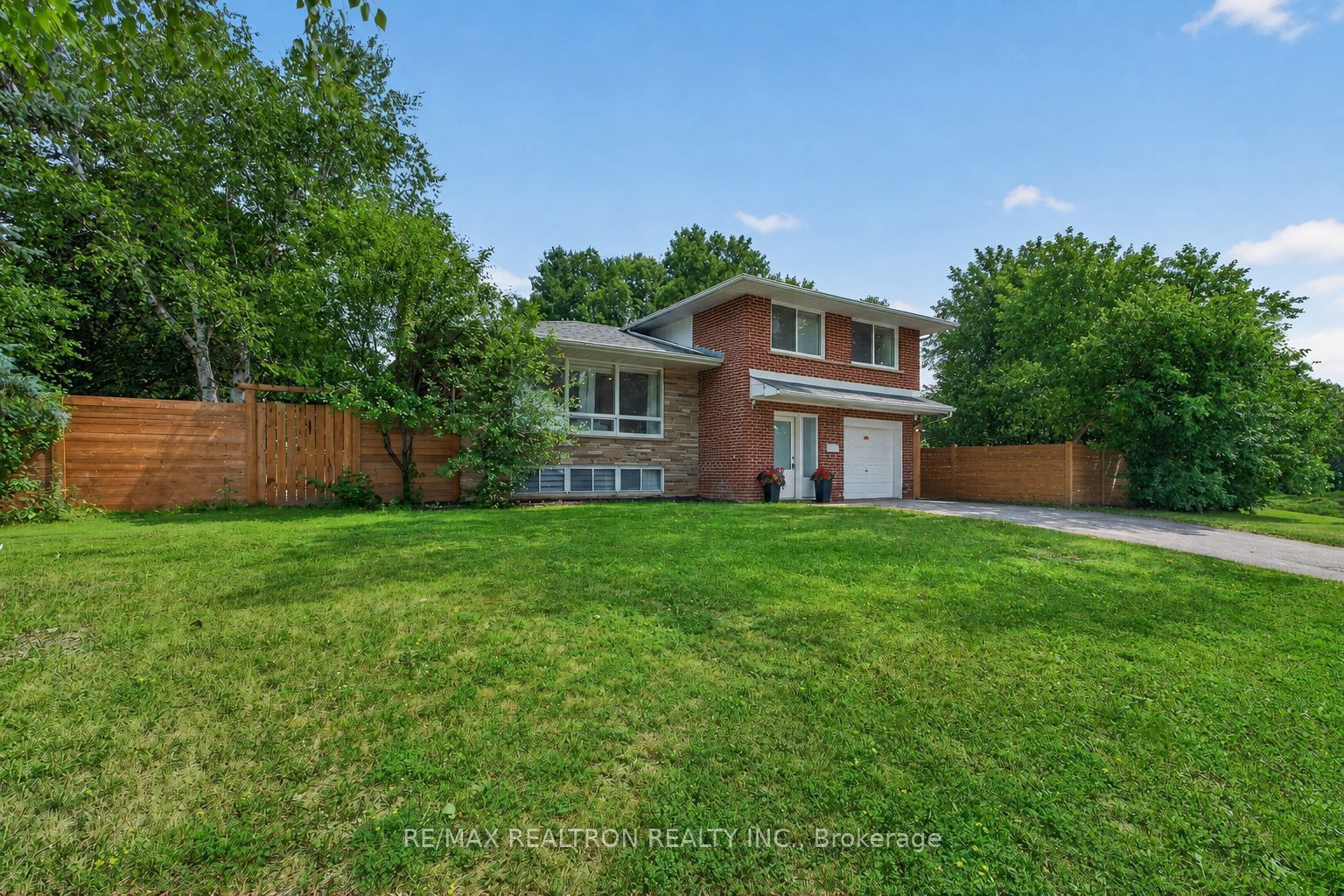 249 Tampico Road Property Photo 4