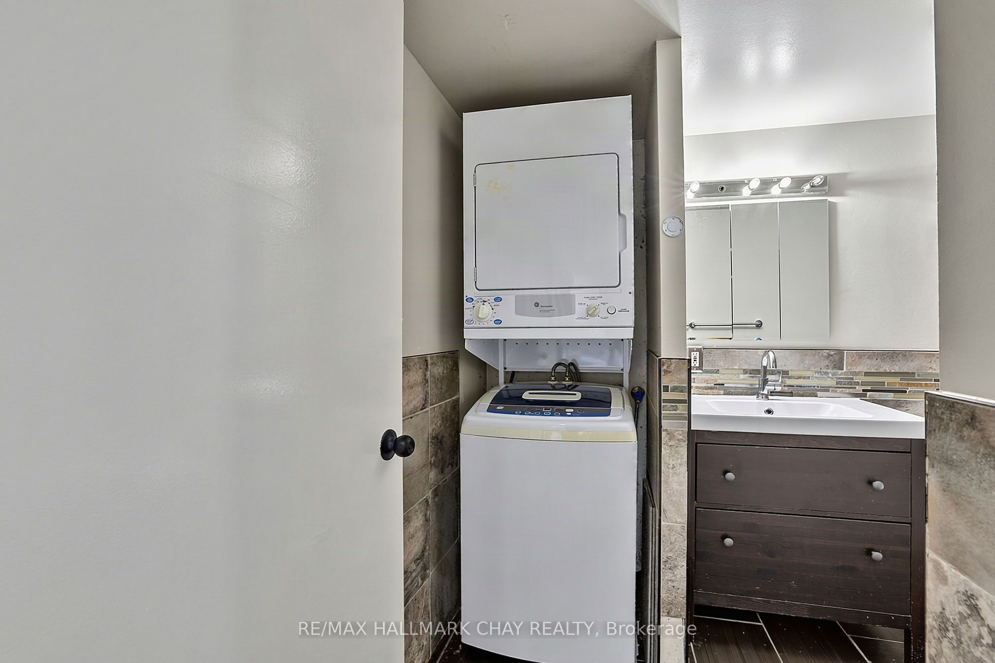 326 Major Mackenzie Drive E 705 Property Photo 11