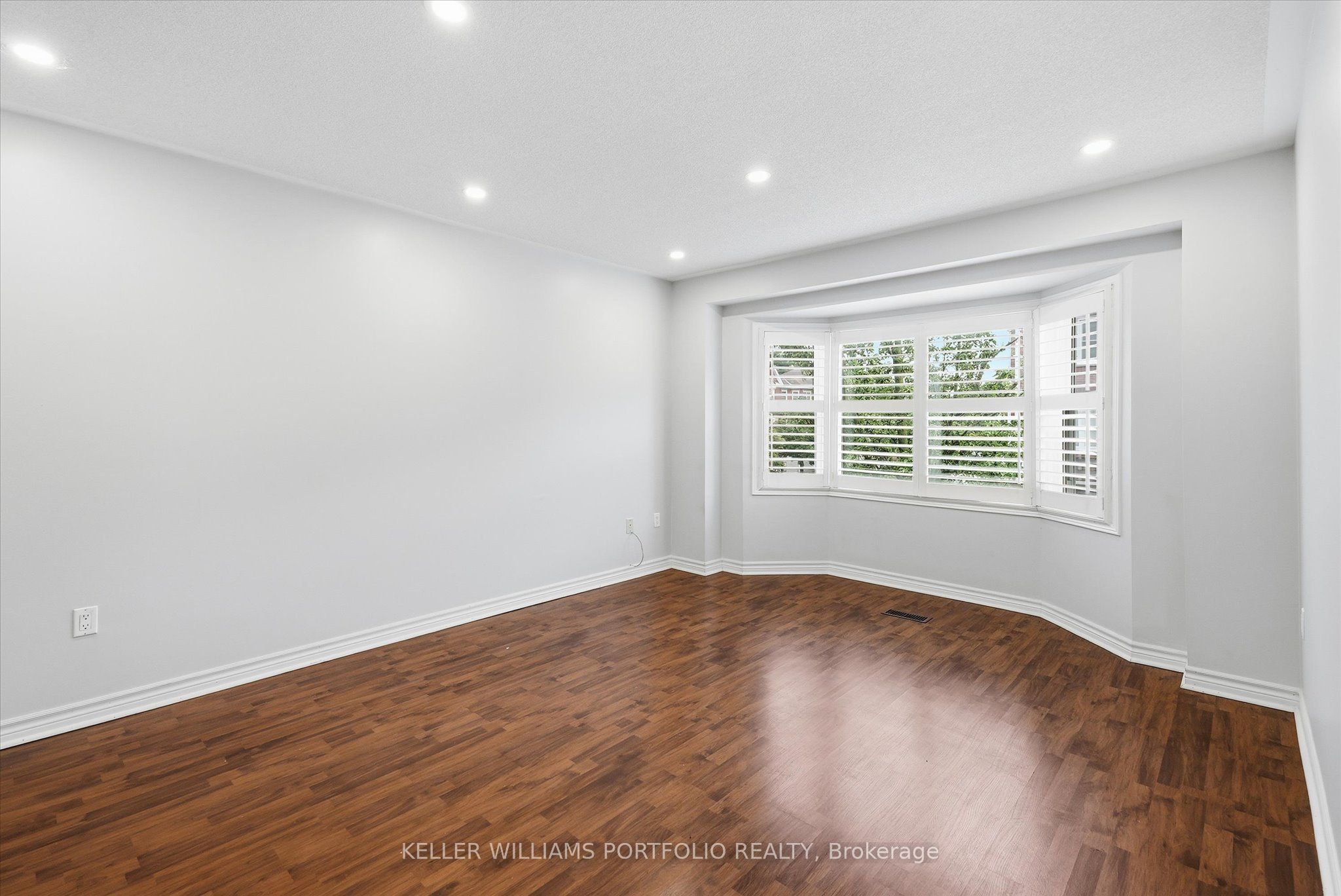 21 Tova Place Property Photo 8