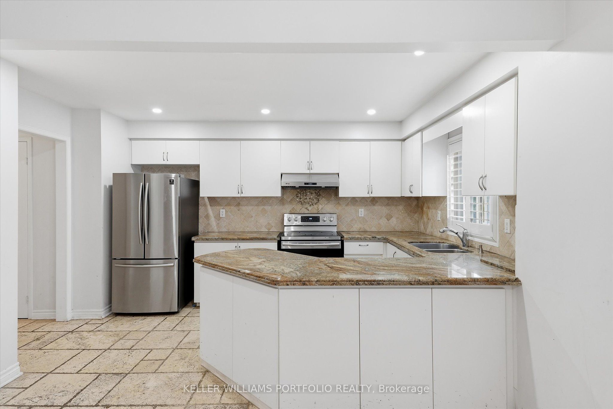 21 Tova Place Property Photo 18
