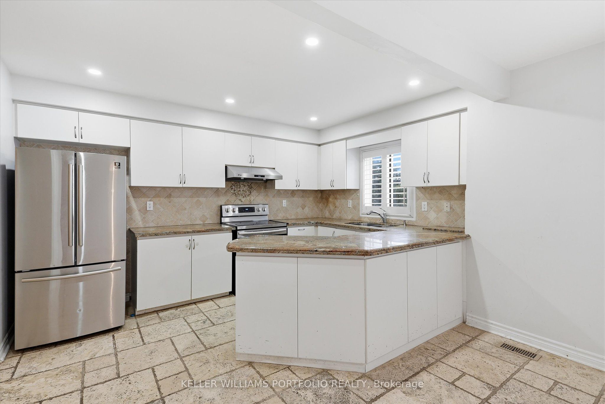21 Tova Place Property Photo 19