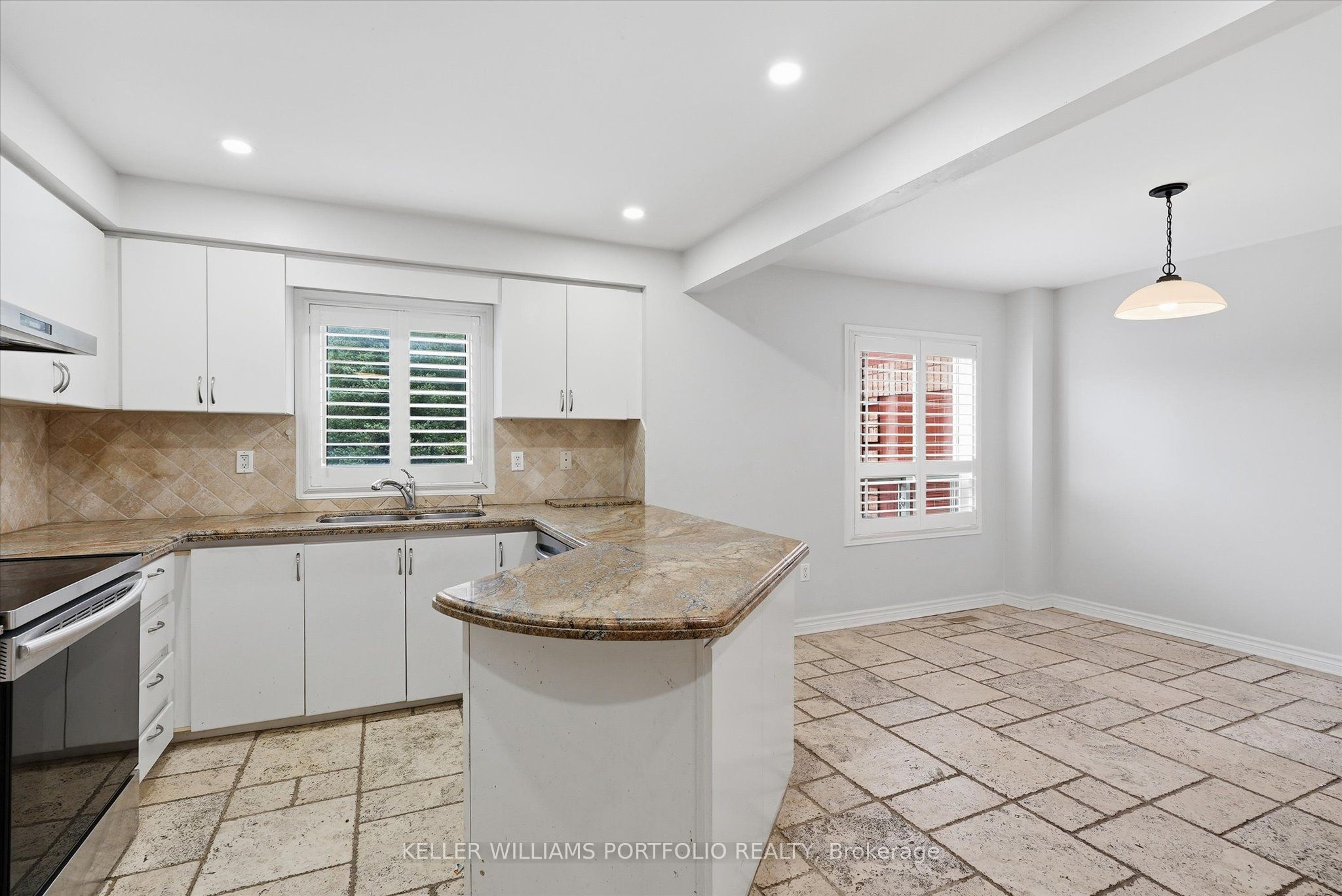 21 Tova Place Property Photo 20