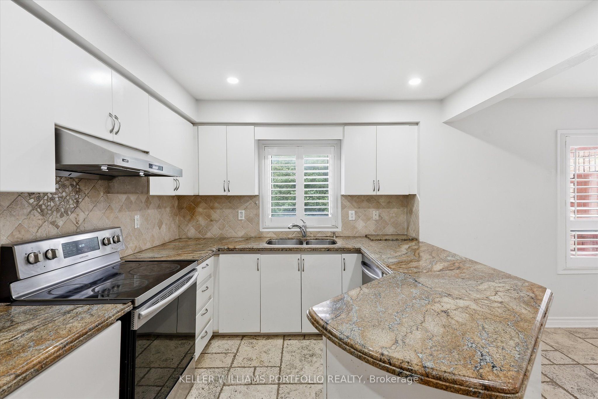 21 Tova Place Property Photo 21