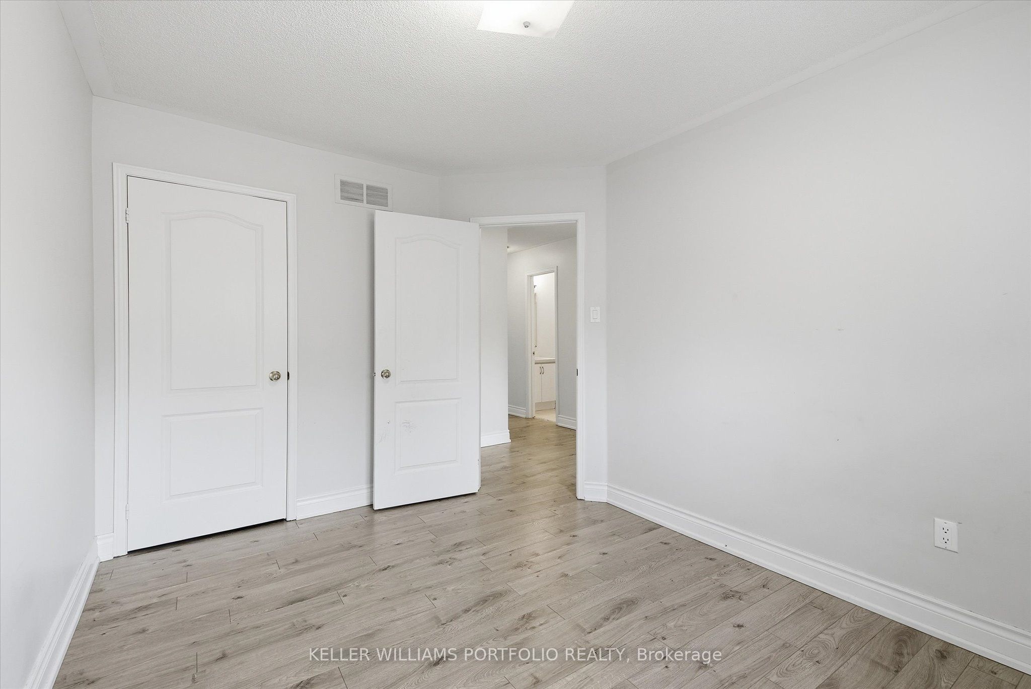 21 Tova Place Property Photo 34