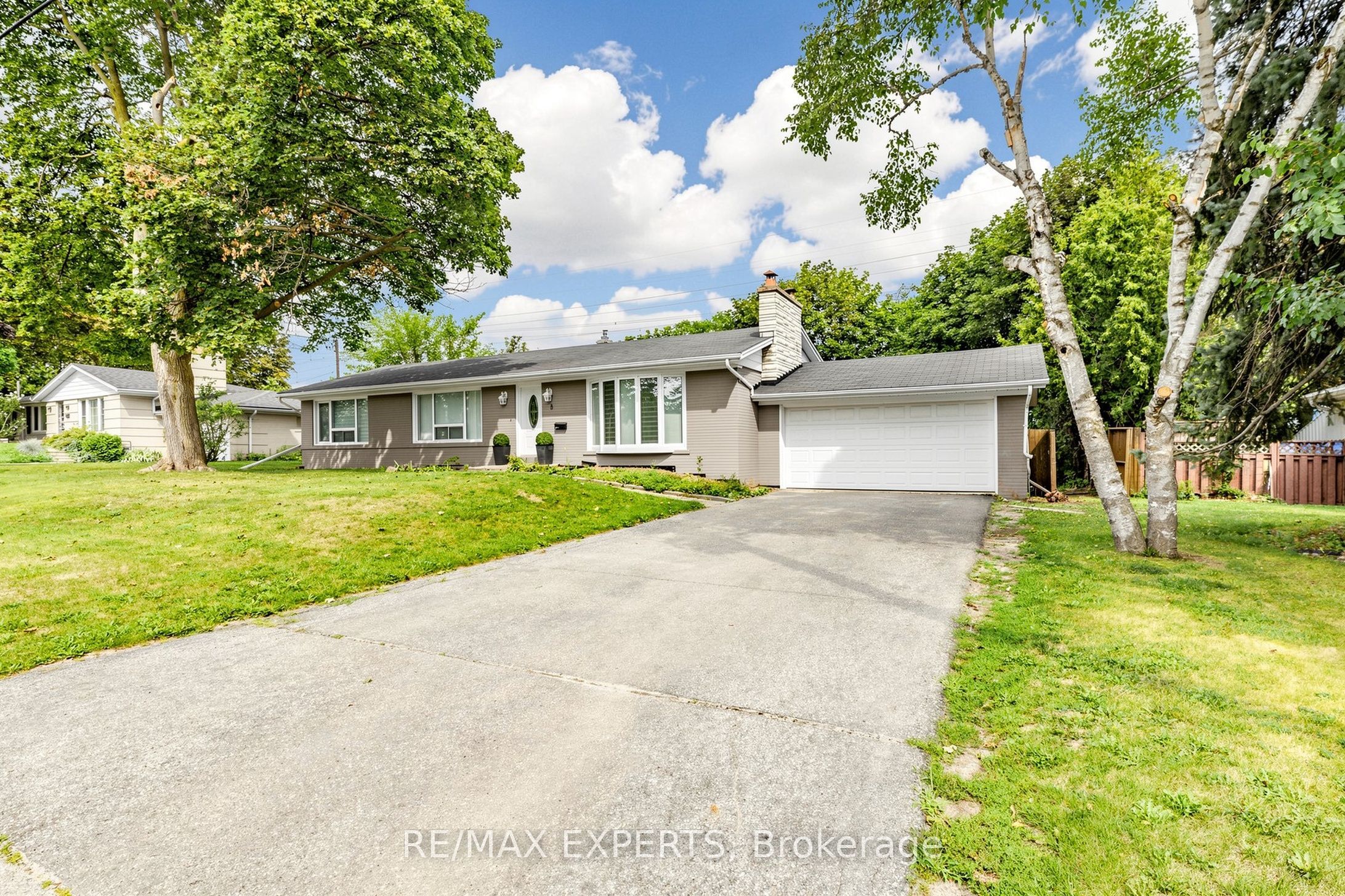 8 Longbridge Road Property Photo 2