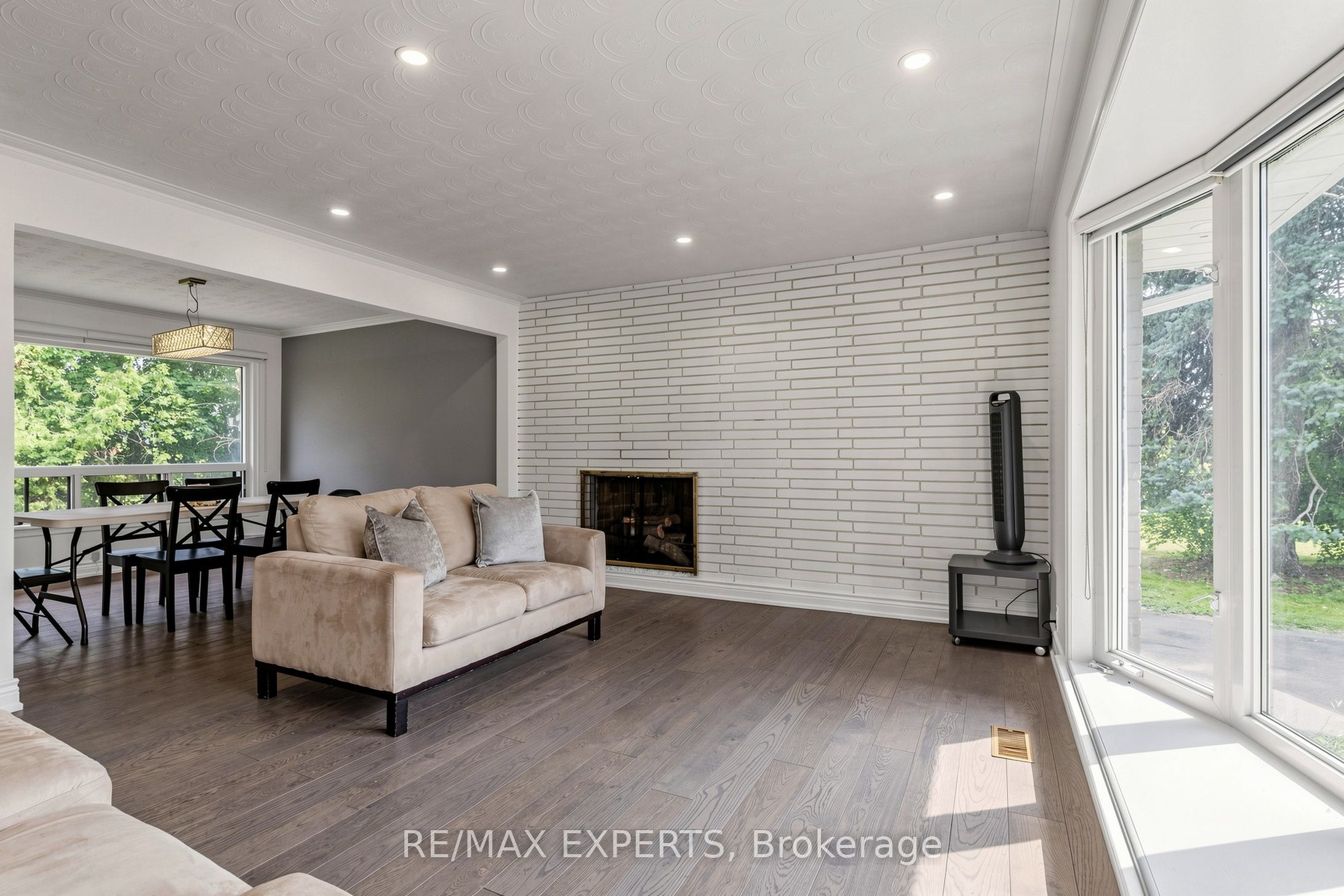 8 Longbridge Road Property Photo 6