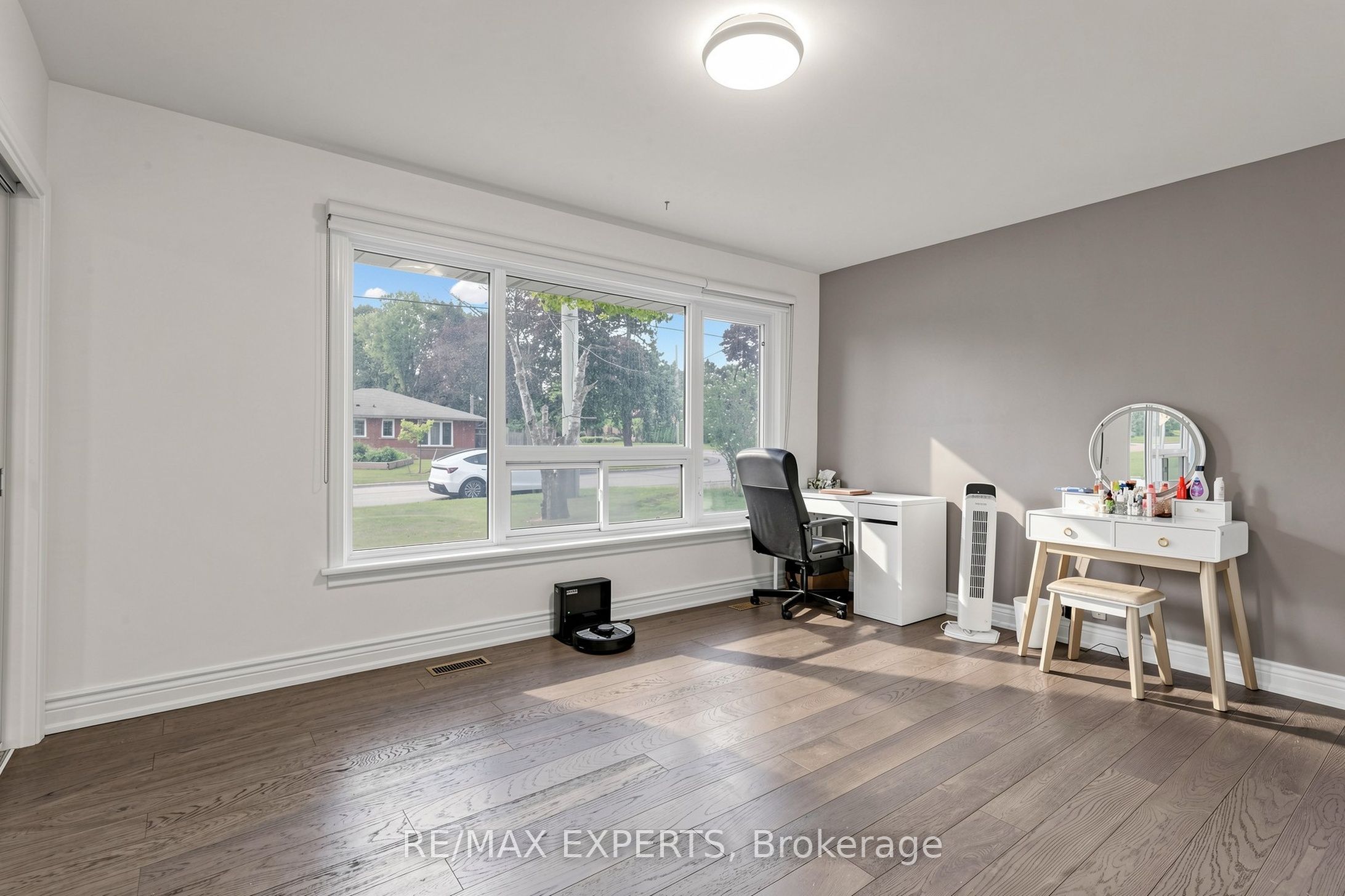 8 Longbridge Road Property Photo 14
