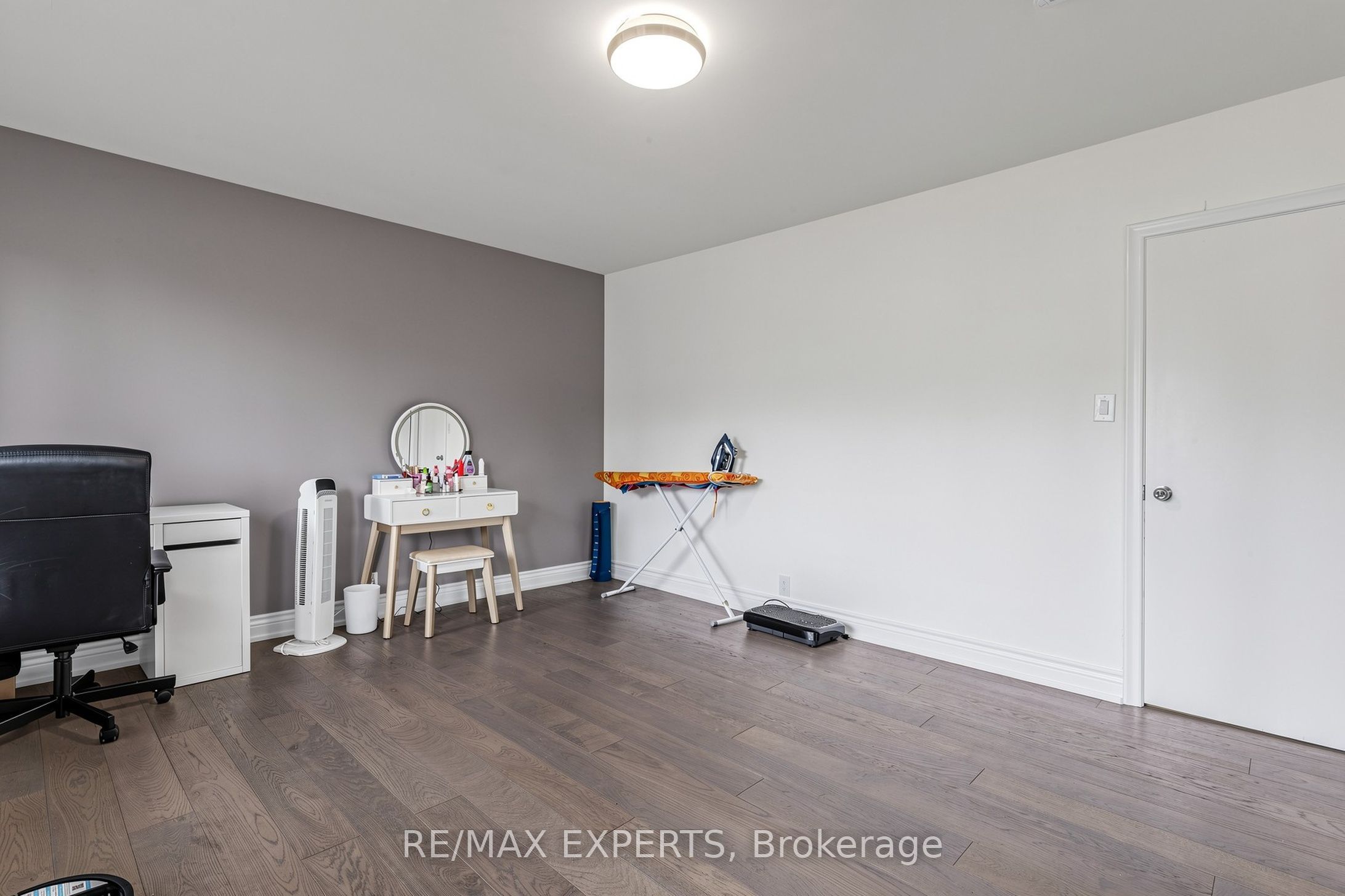 8 Longbridge Road Property Photo 15