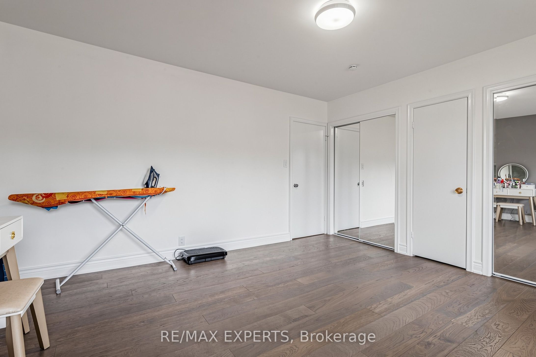 8 Longbridge Road Property Photo 16