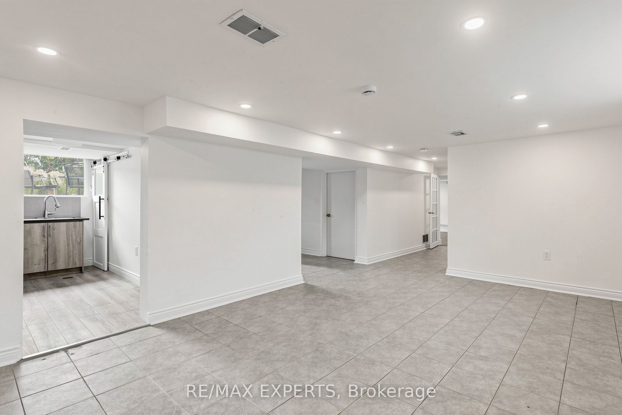 8 Longbridge Road Property Photo 33