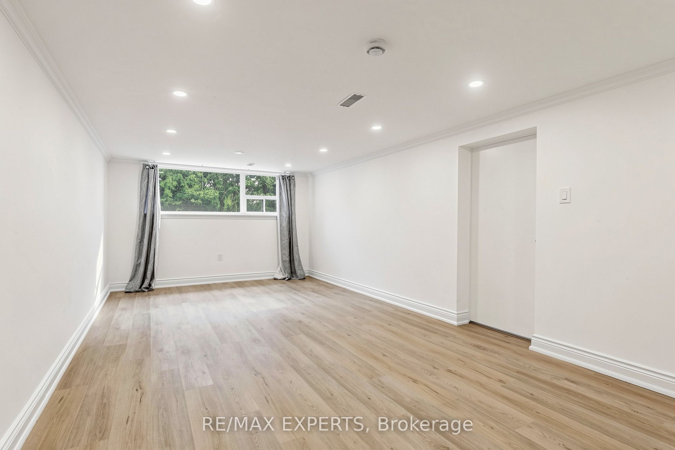 8 Longbridge Road Property Photo 35