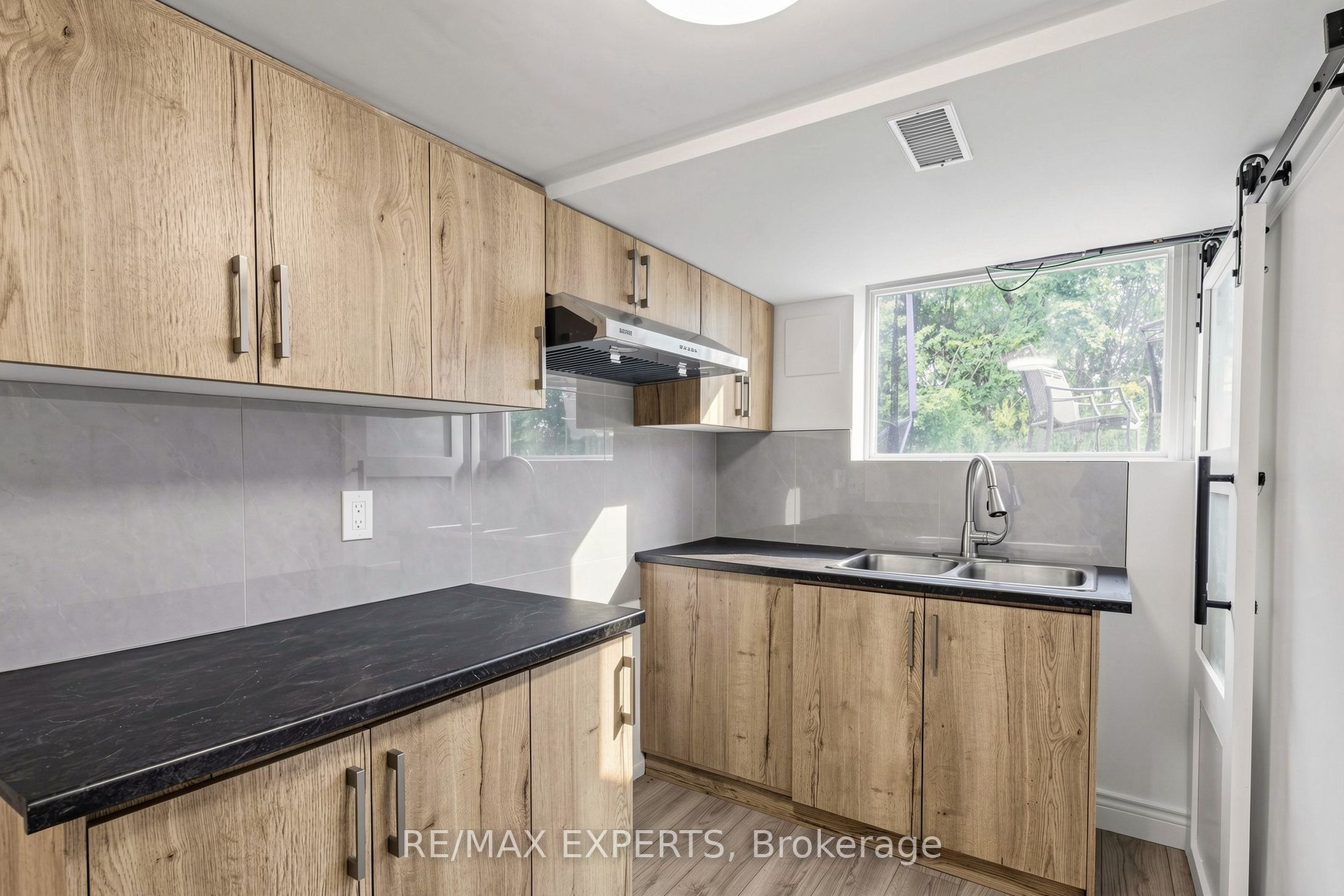 8 Longbridge Road Property Photo 38
