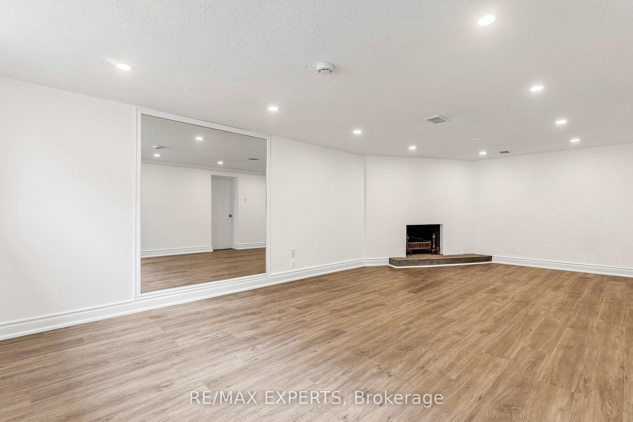 8 Longbridge Road Property Photo 42