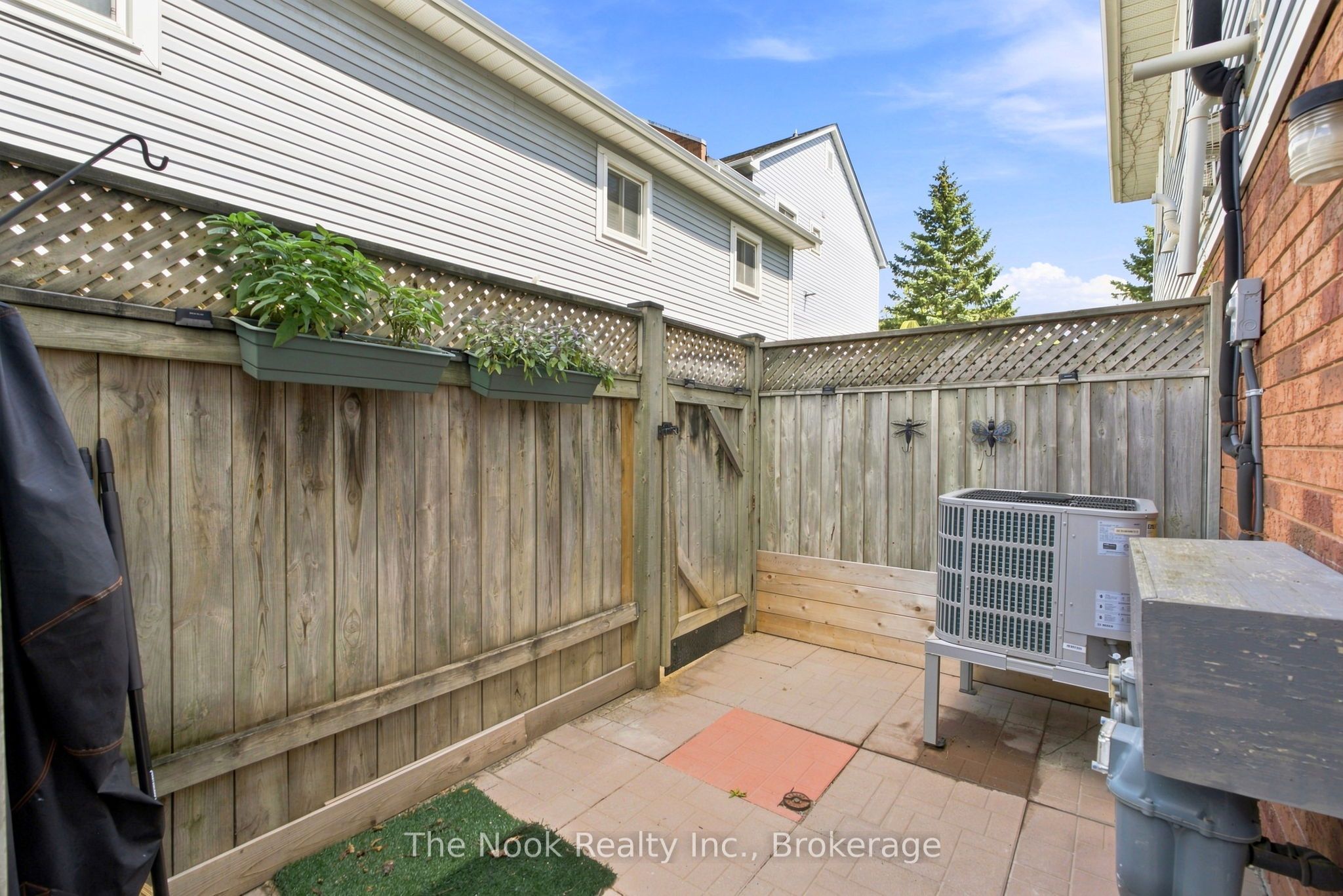 12421 Ninth Line 127 Property Photo 29