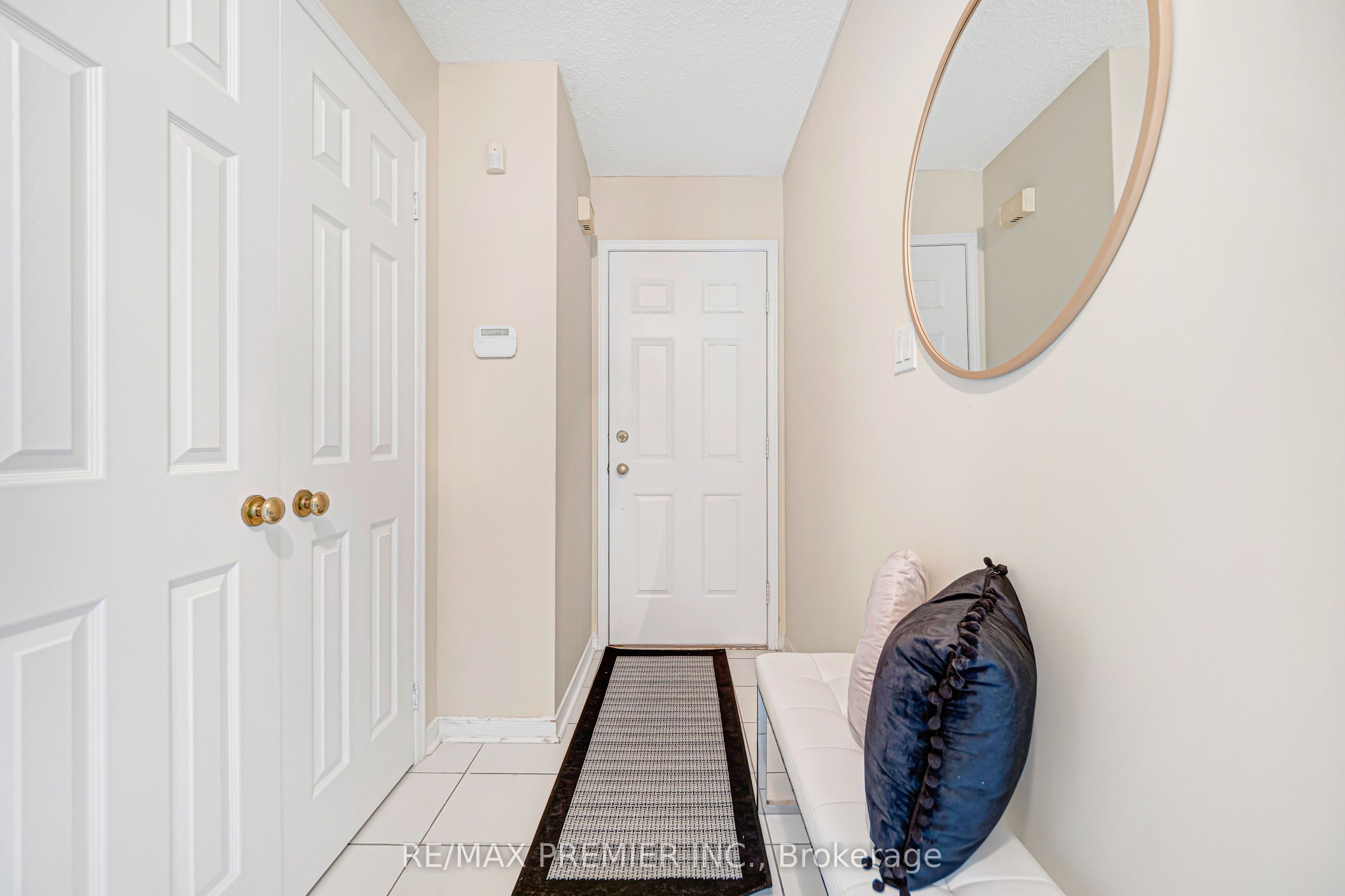 90 Pentland Crescent Property Photo 4