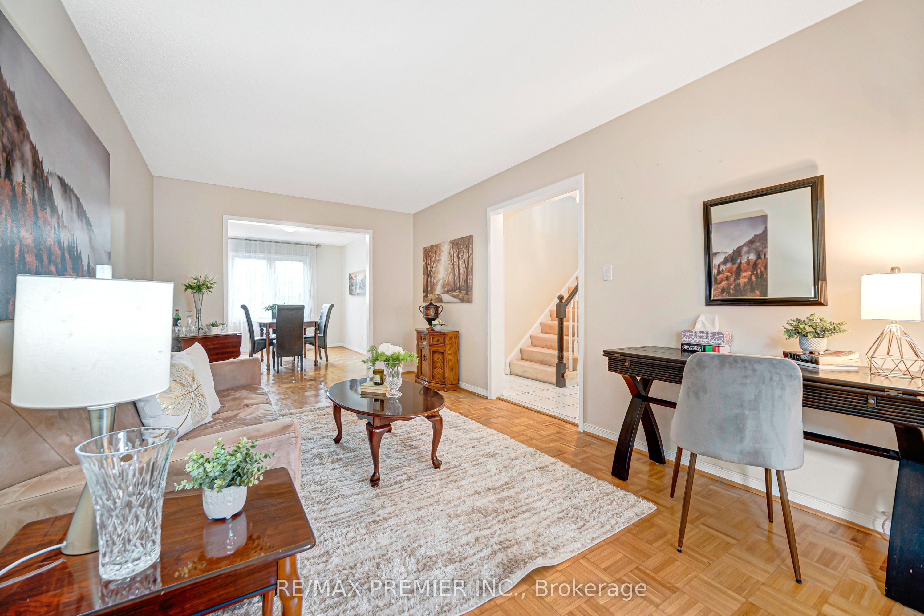 90 Pentland Crescent Property Photo 8