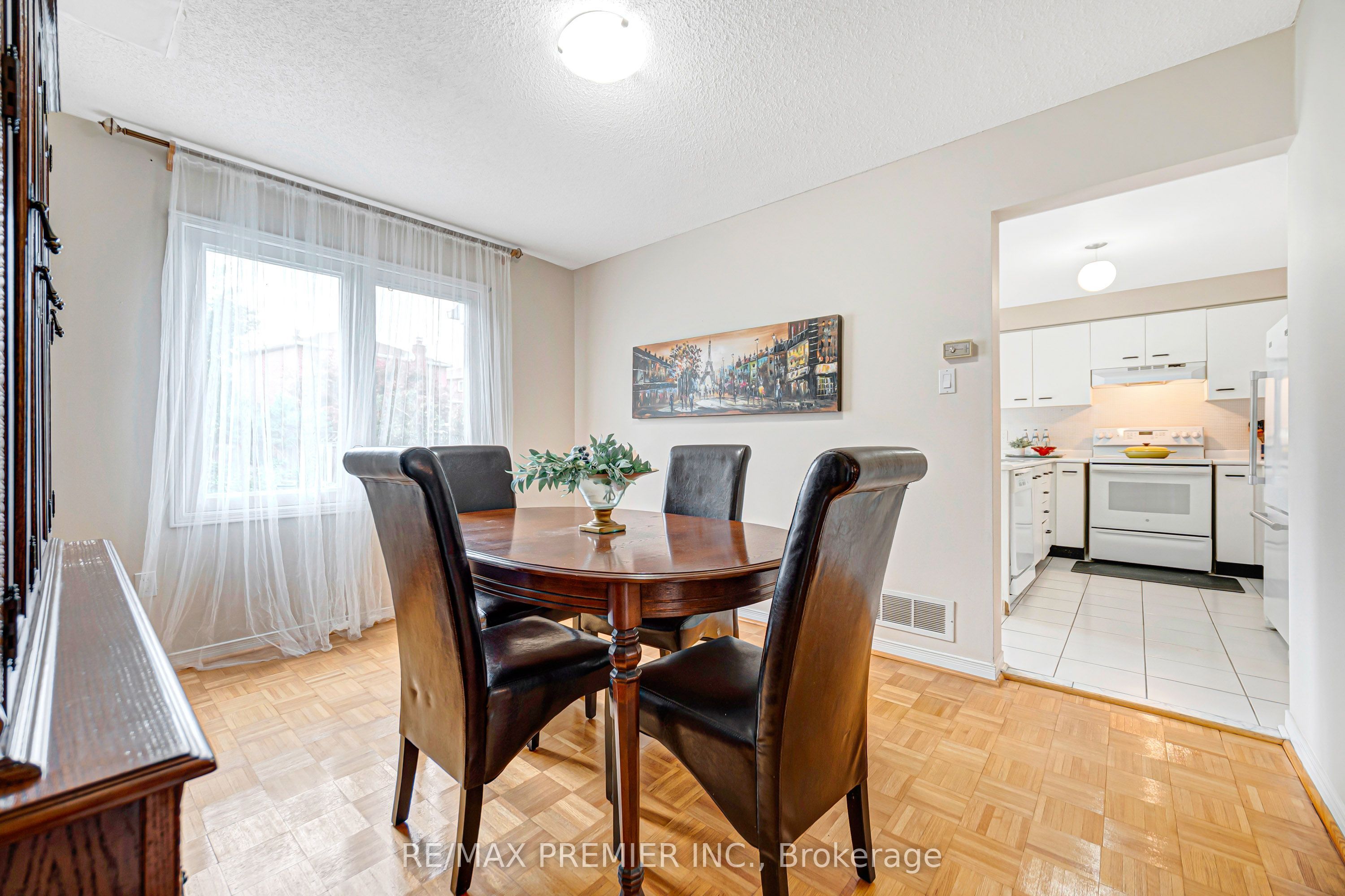 90 Pentland Crescent Property Photo 14