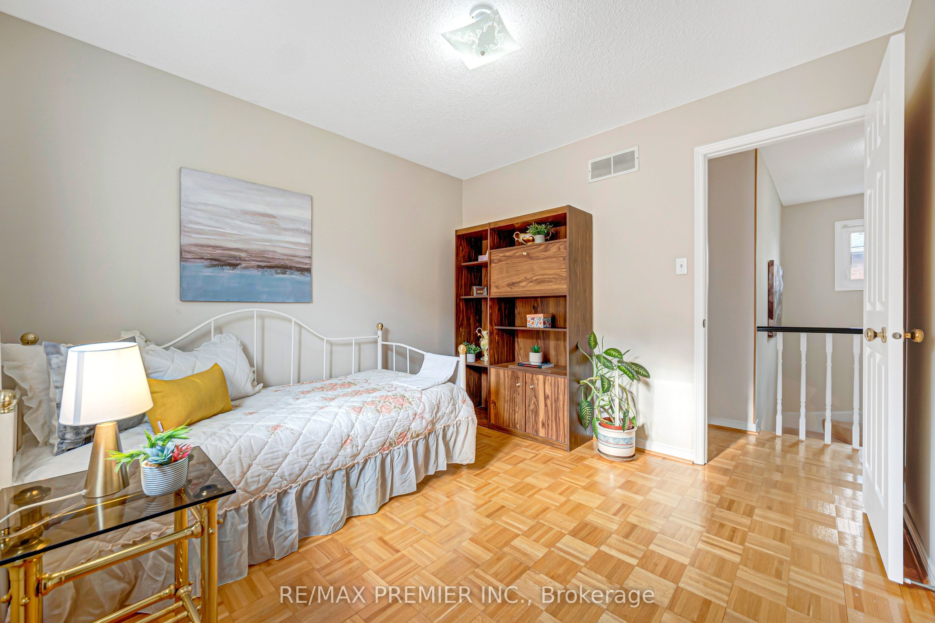 90 Pentland Crescent Property Photo 31
