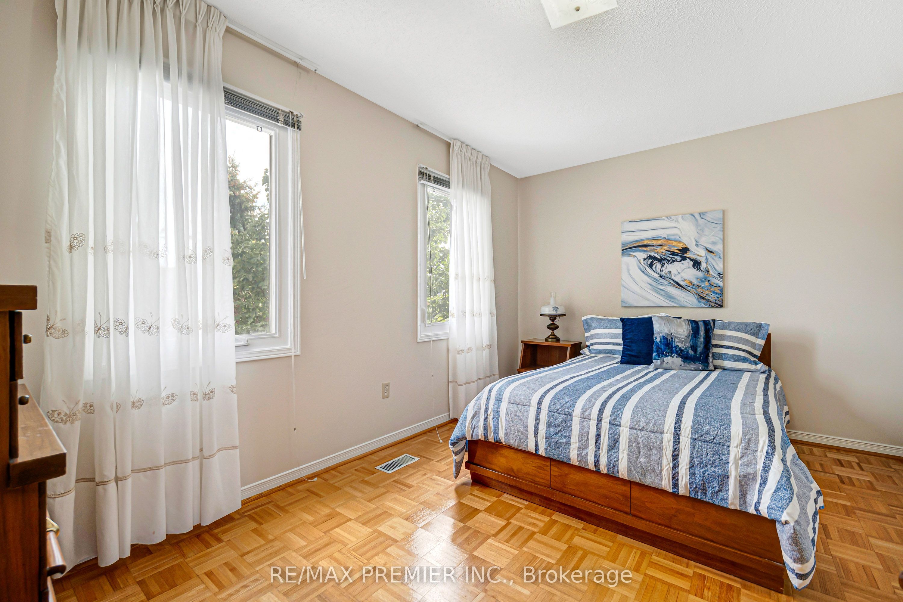 90 Pentland Crescent Property Photo 32