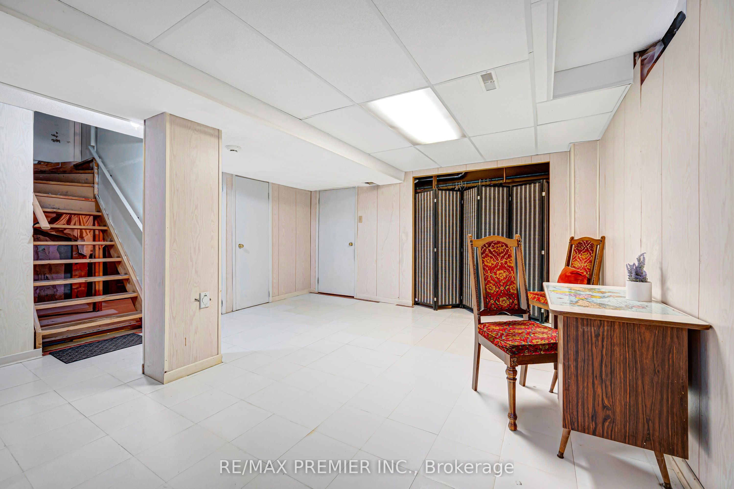 90 Pentland Crescent Property Photo 37