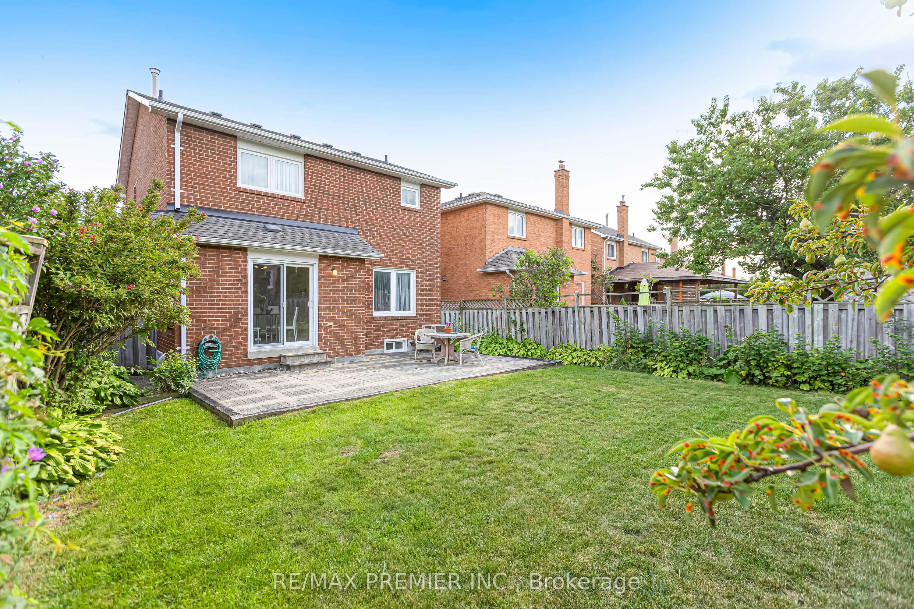 90 Pentland Crescent Property Photo 44