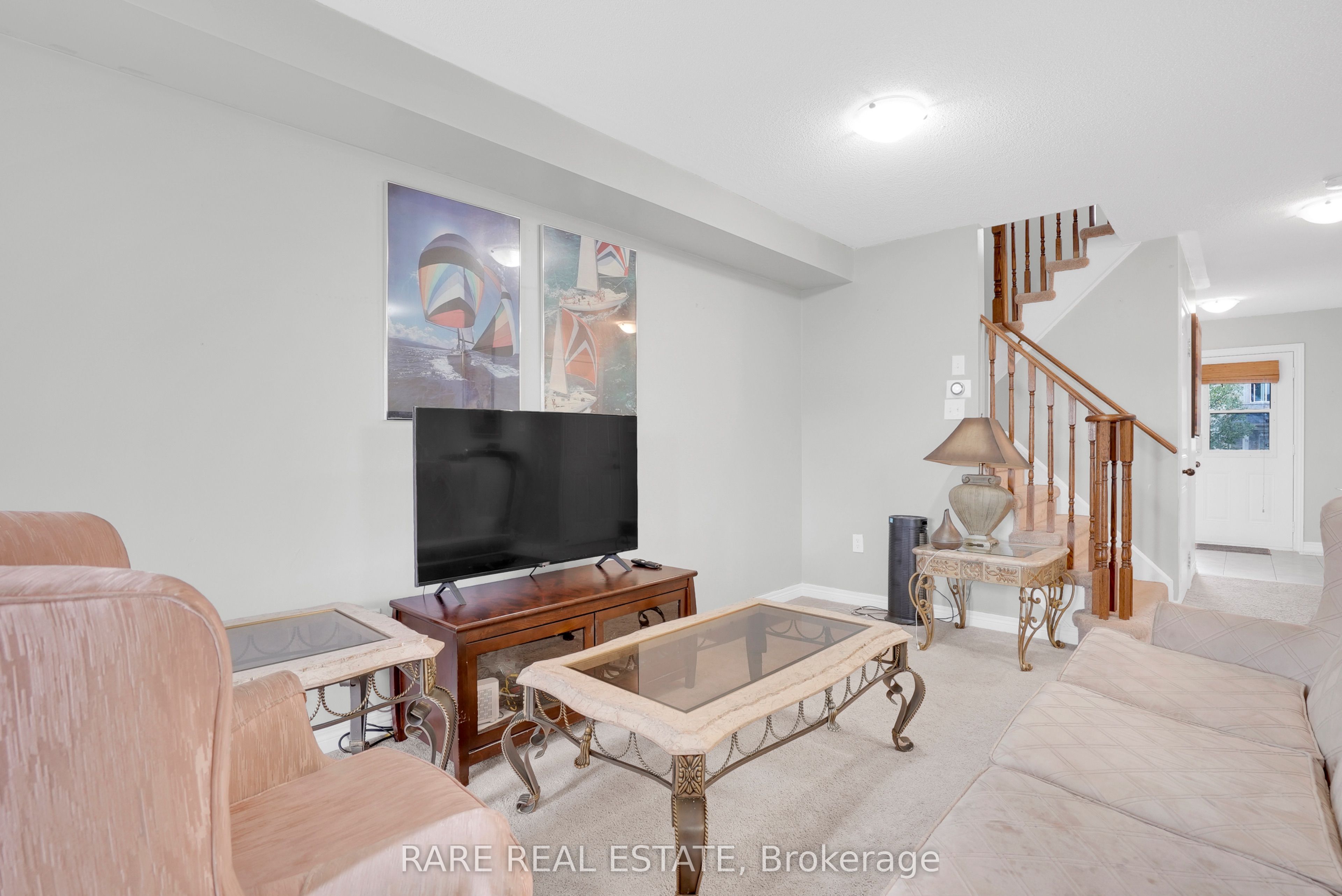 22 Admiral Crescent Property Photo 5