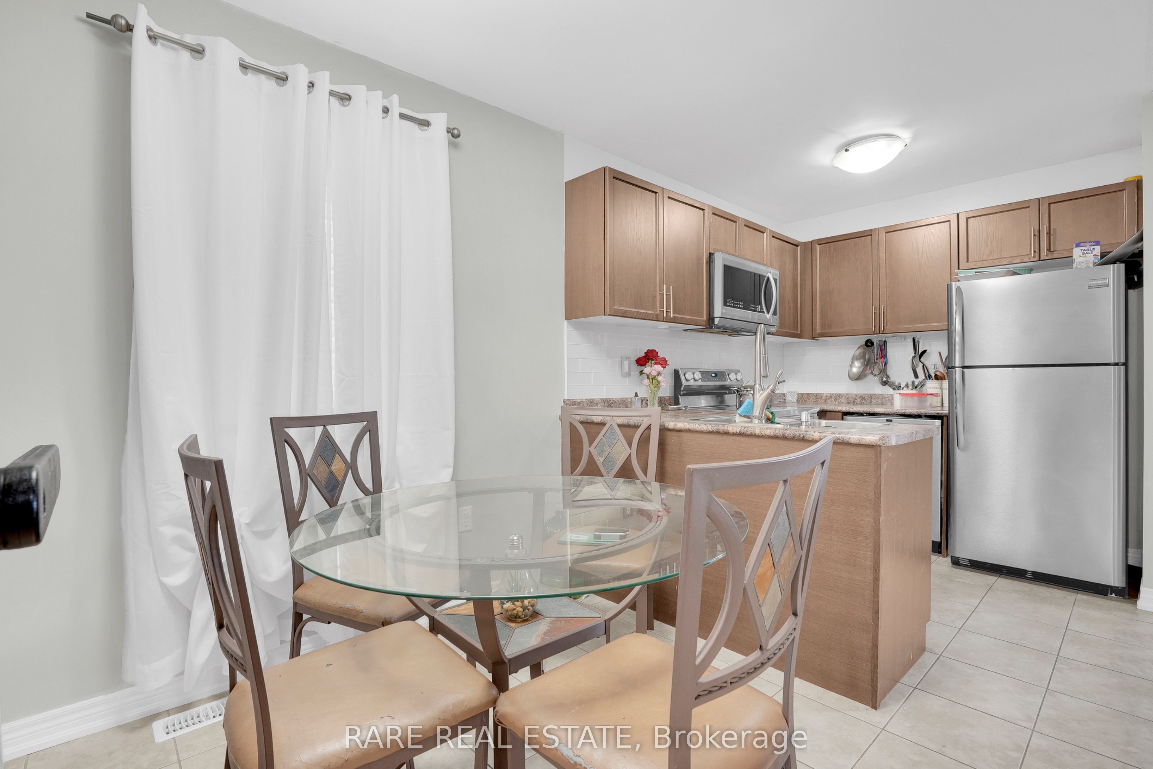 22 Admiral Crescent Property Photo 6