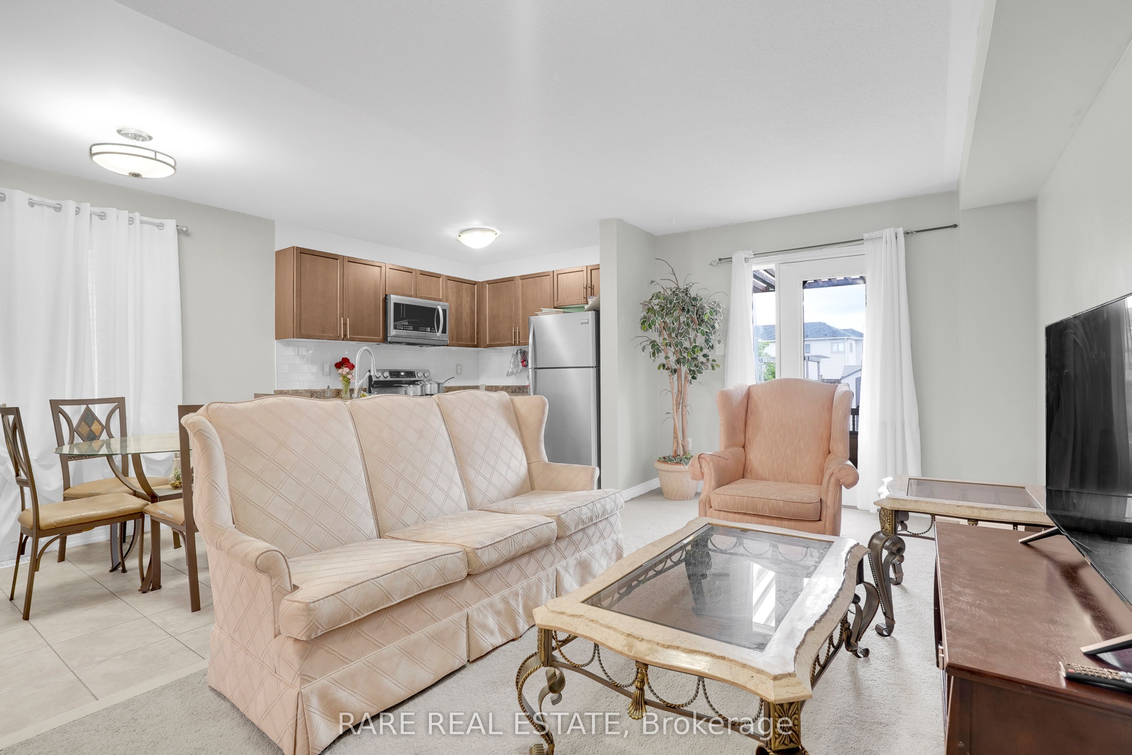 22 Admiral Crescent Property Photo 7