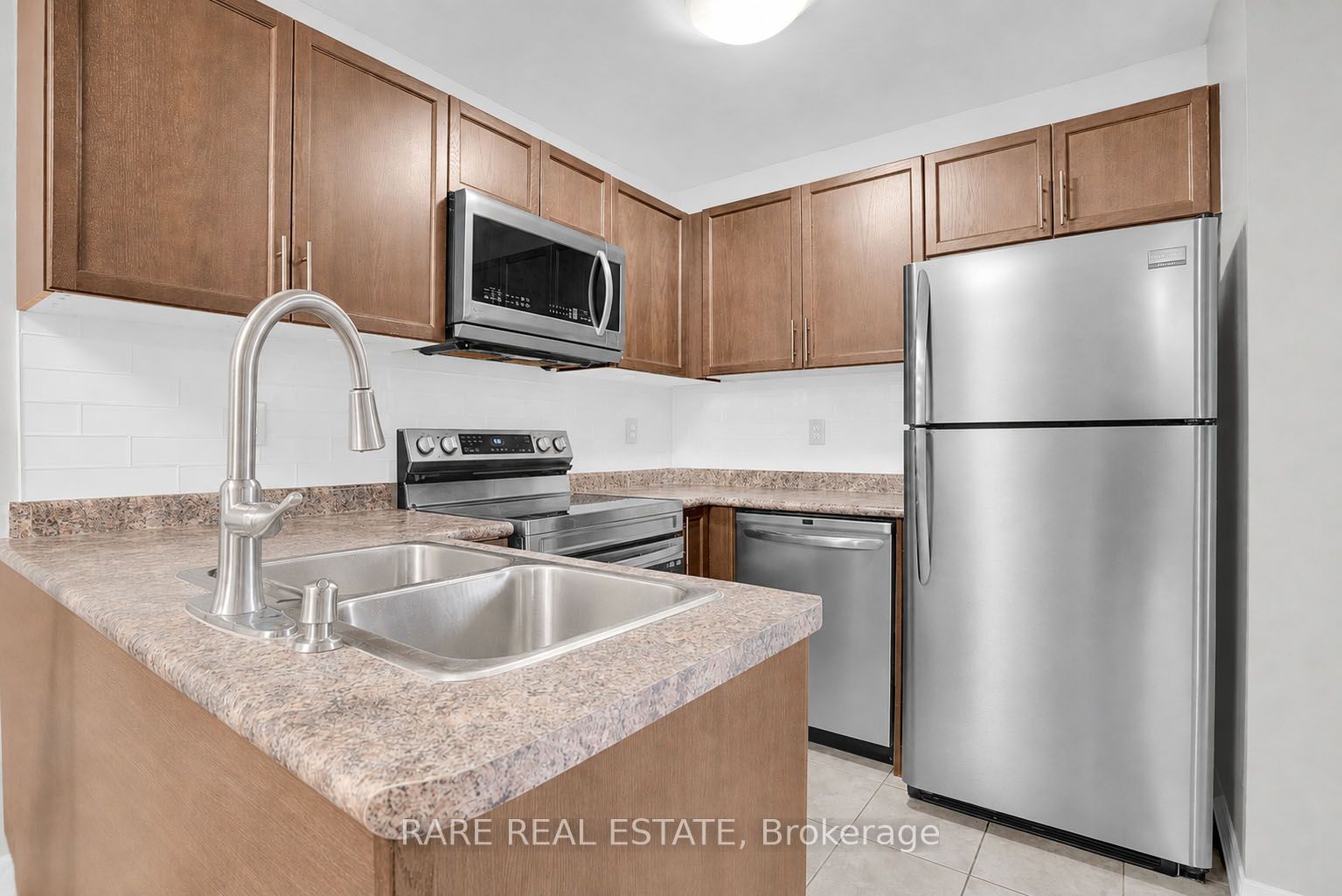 22 Admiral Crescent Property Photo 18