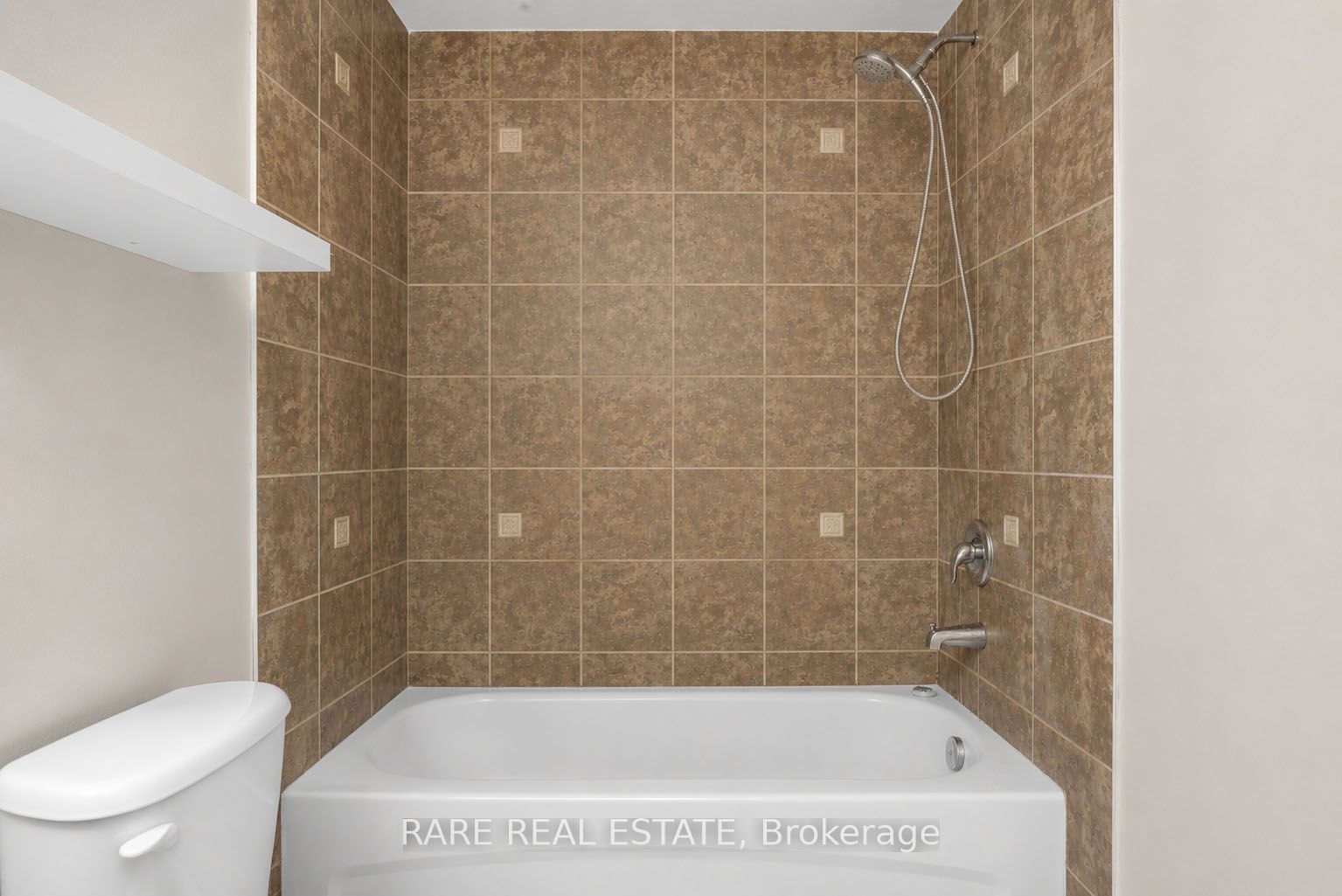 22 Admiral Crescent Property Photo 20