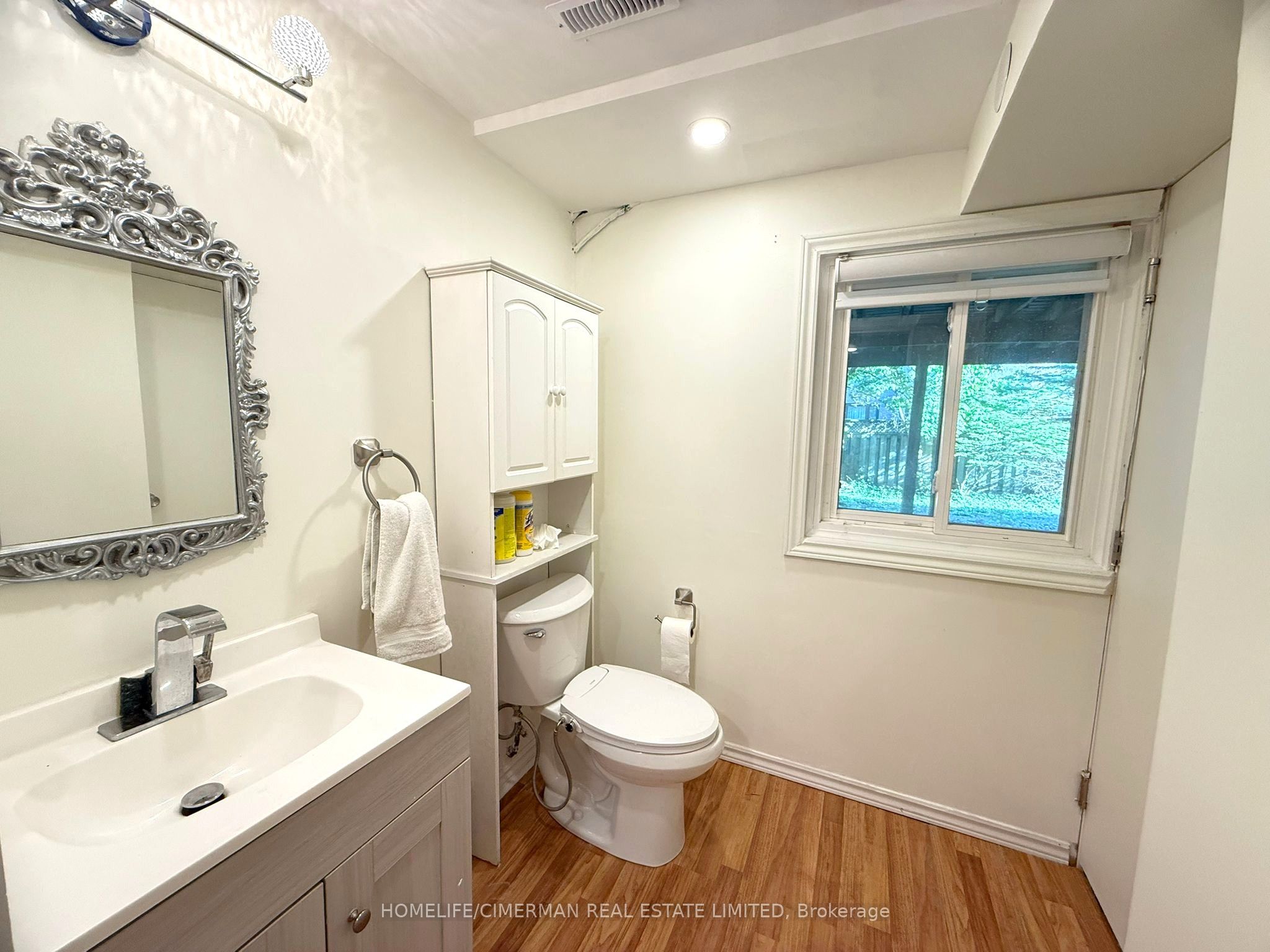 42 Lensmith Drive Lower Property Photo 12