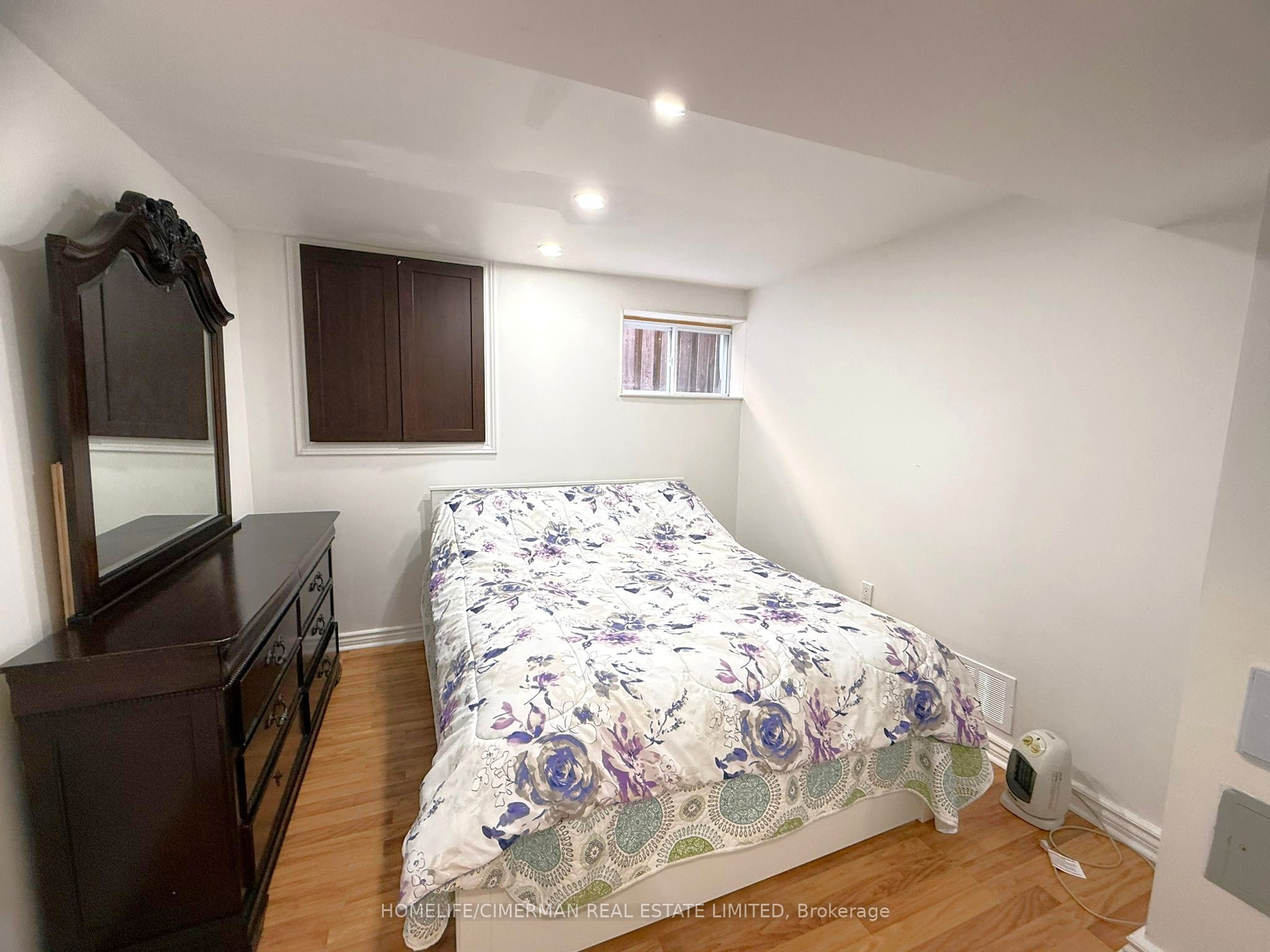42 Lensmith Drive Lower Property Photo 13