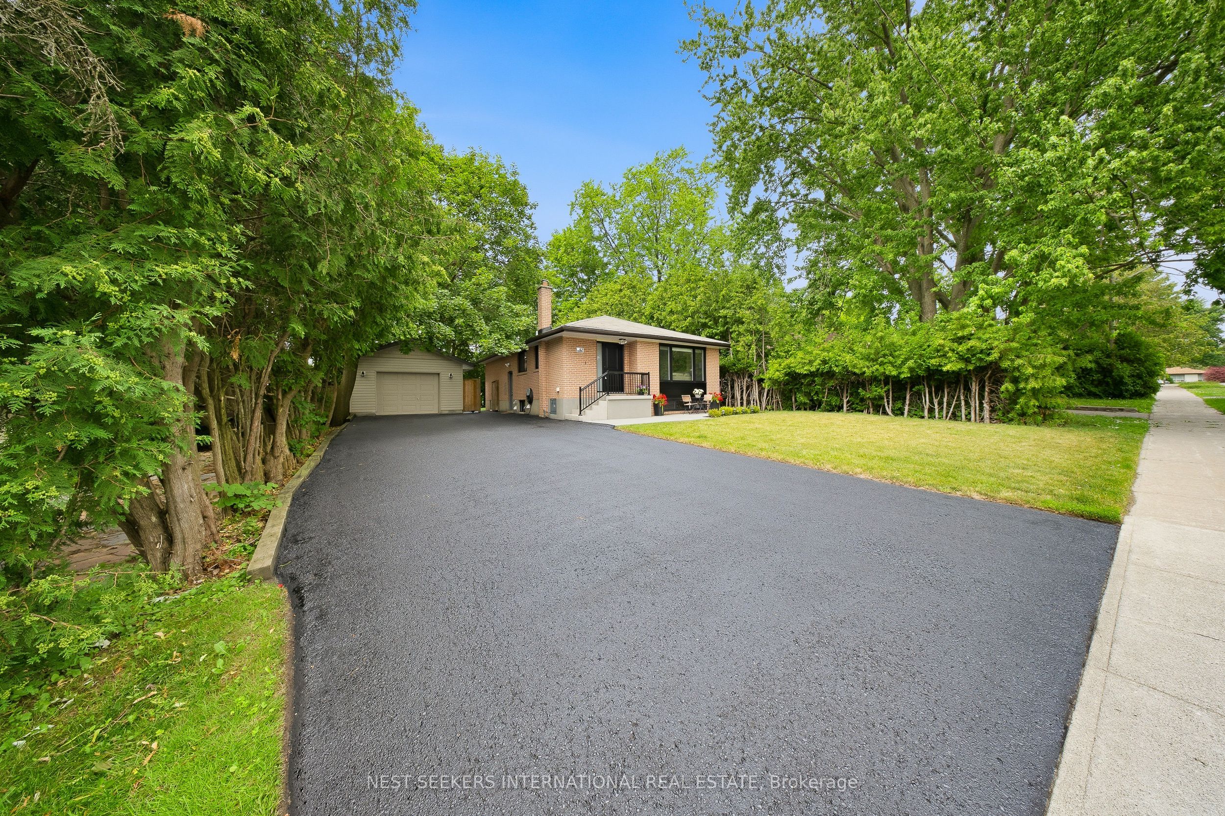 67 Foreht Crescent
