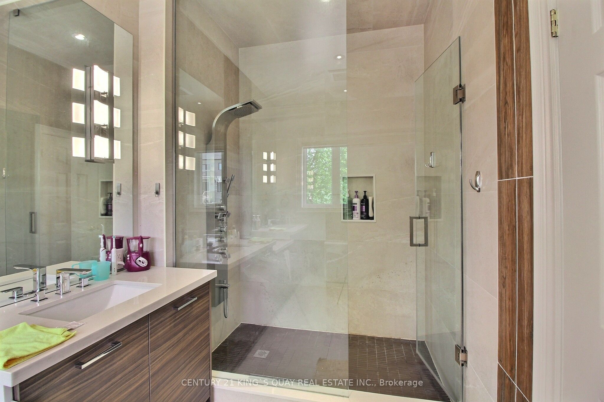 10 Coakwell Drive Property Photo 16