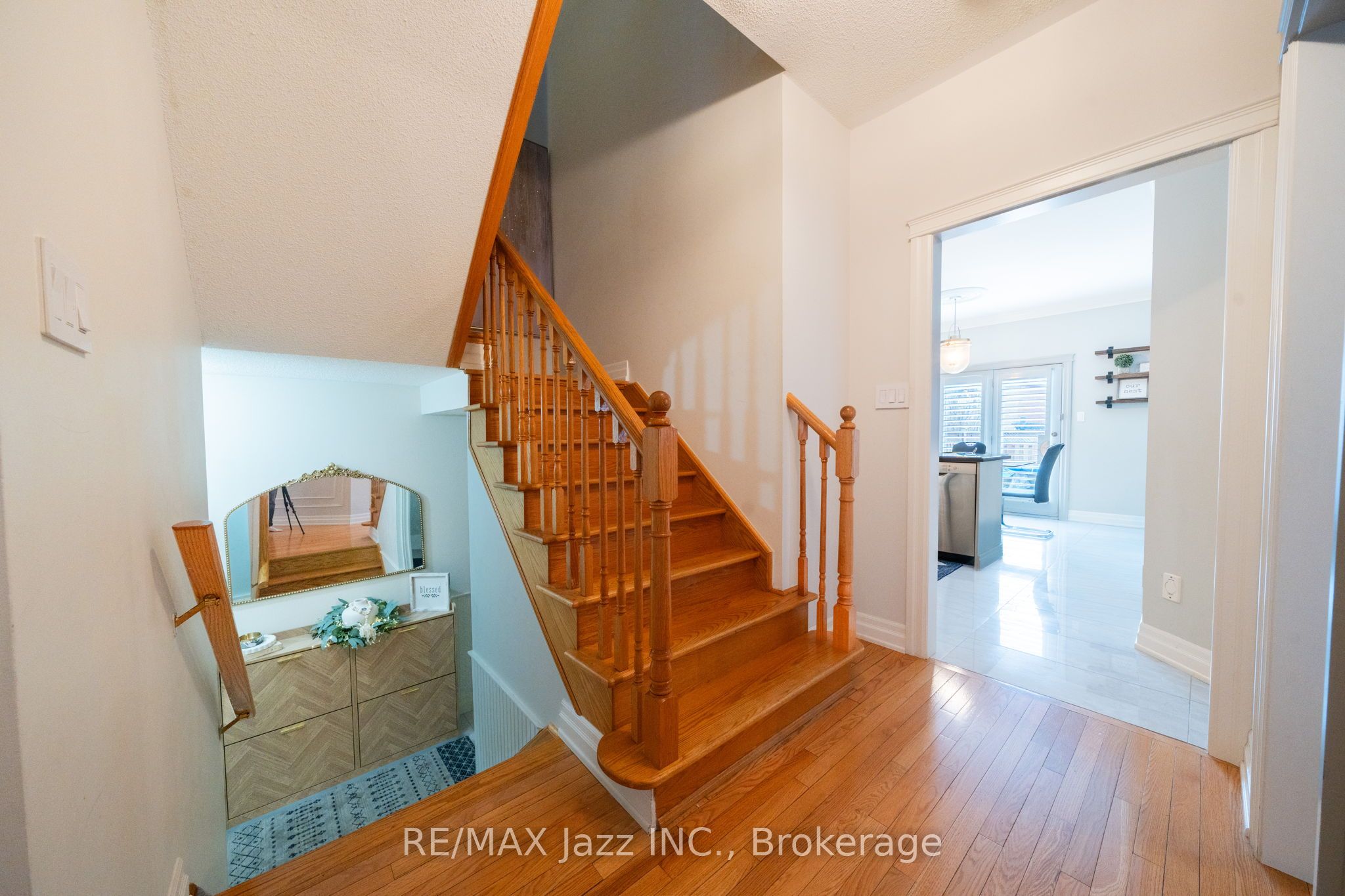 550 Bert Budd Avenue Property Photo 6