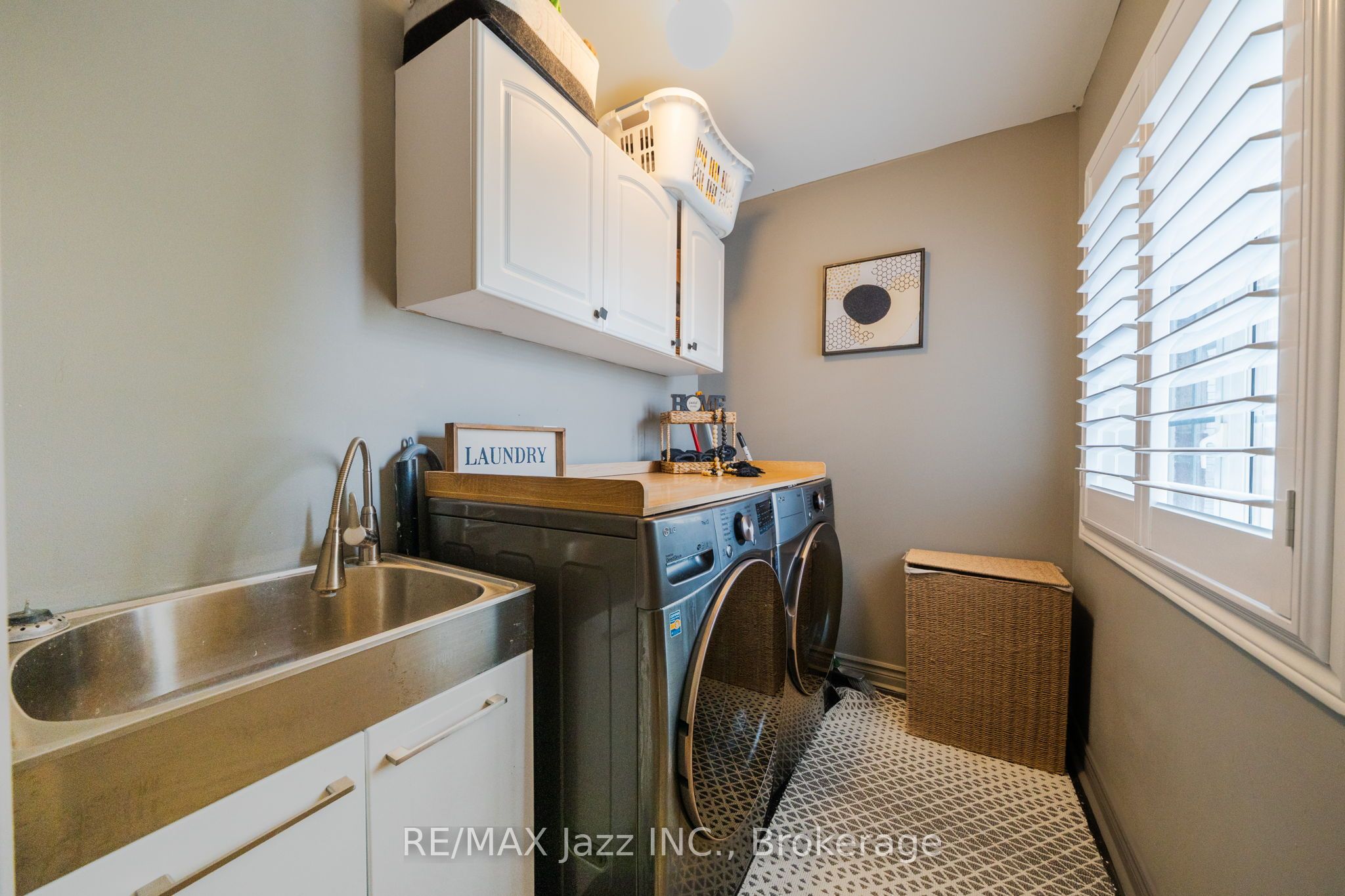 550 Bert Budd Avenue Property Photo 25