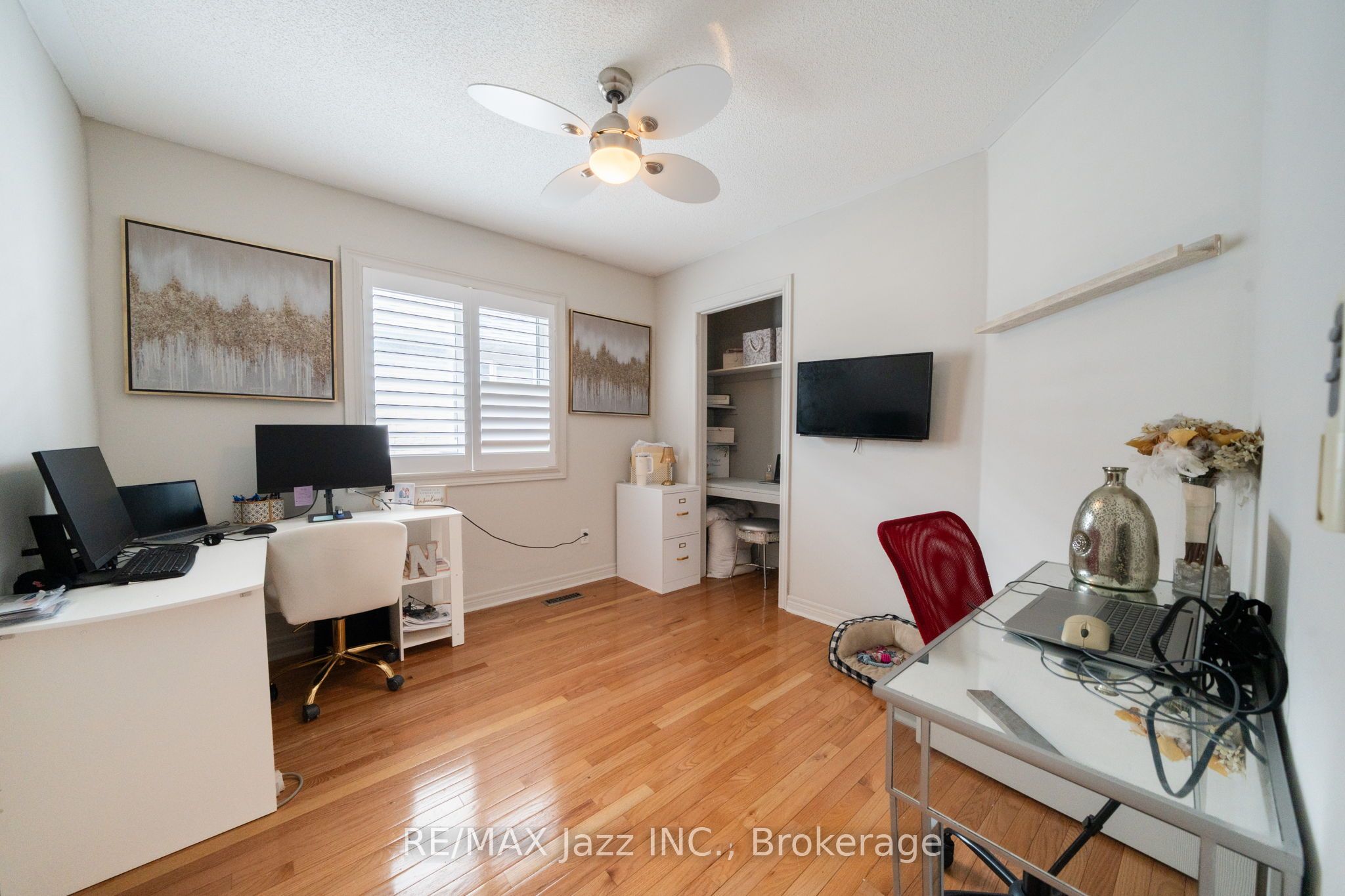 550 Bert Budd Avenue Property Photo 29