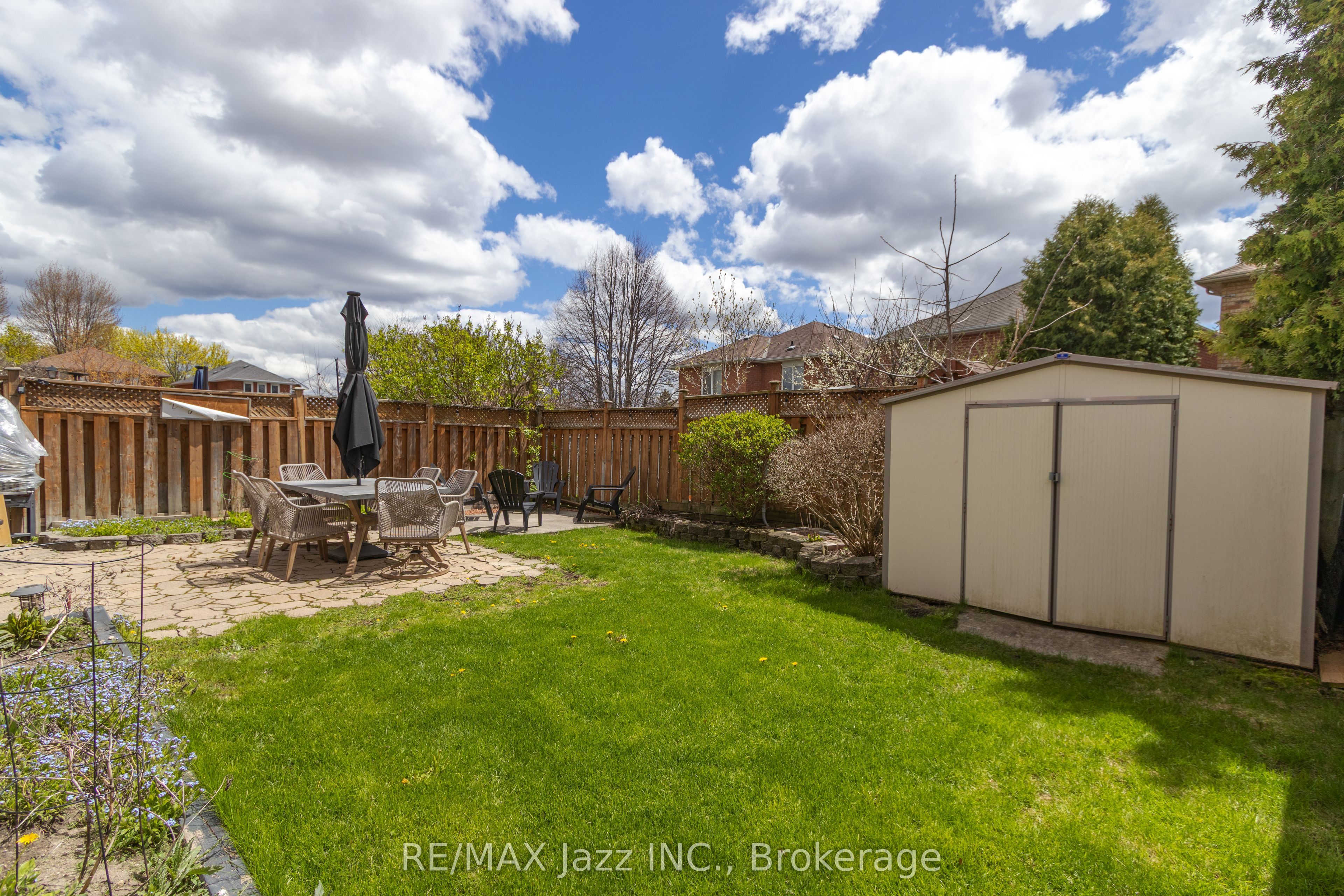 550 Bert Budd Avenue Property Photo 47