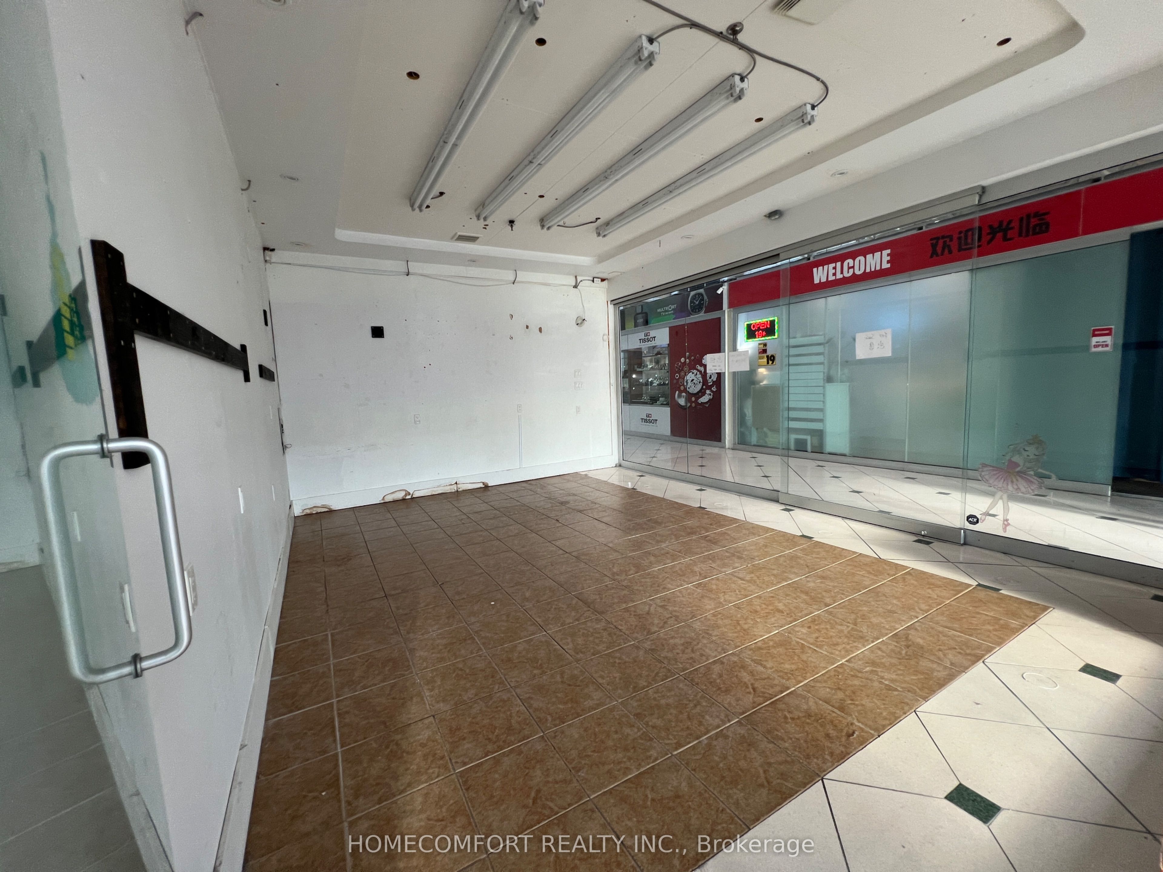 4300 Steeles Avenue E E25 Property Photo 2