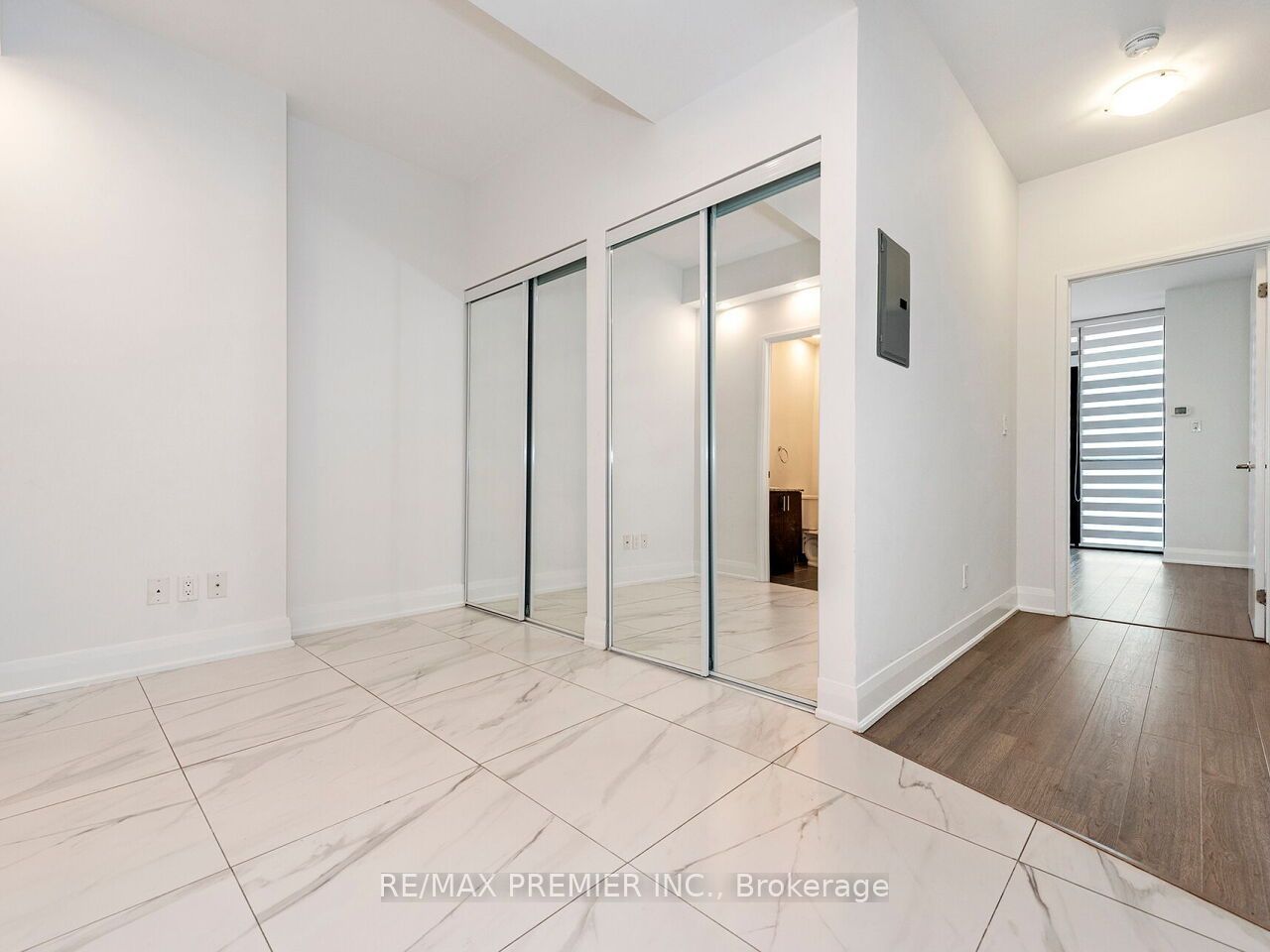 2900 Highway 7 1706 Property Photo 10