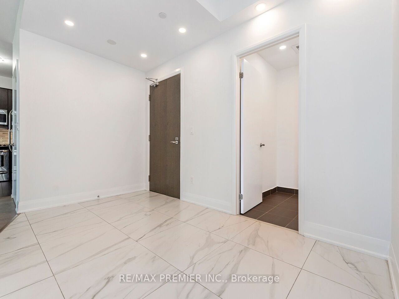 2900 Highway 7 1706 Property Photo 12