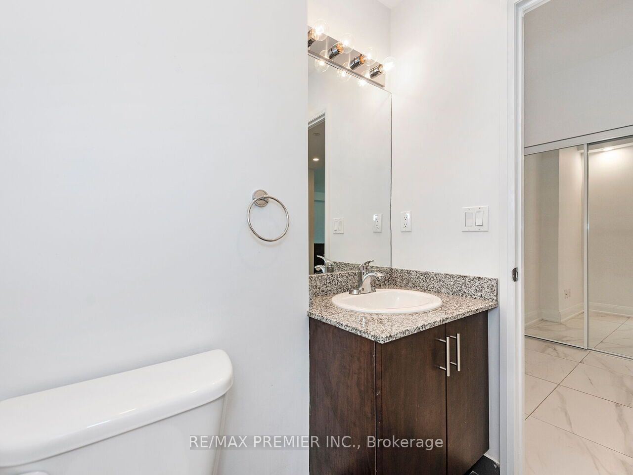 2900 Highway 7 1706 Property Photo 14