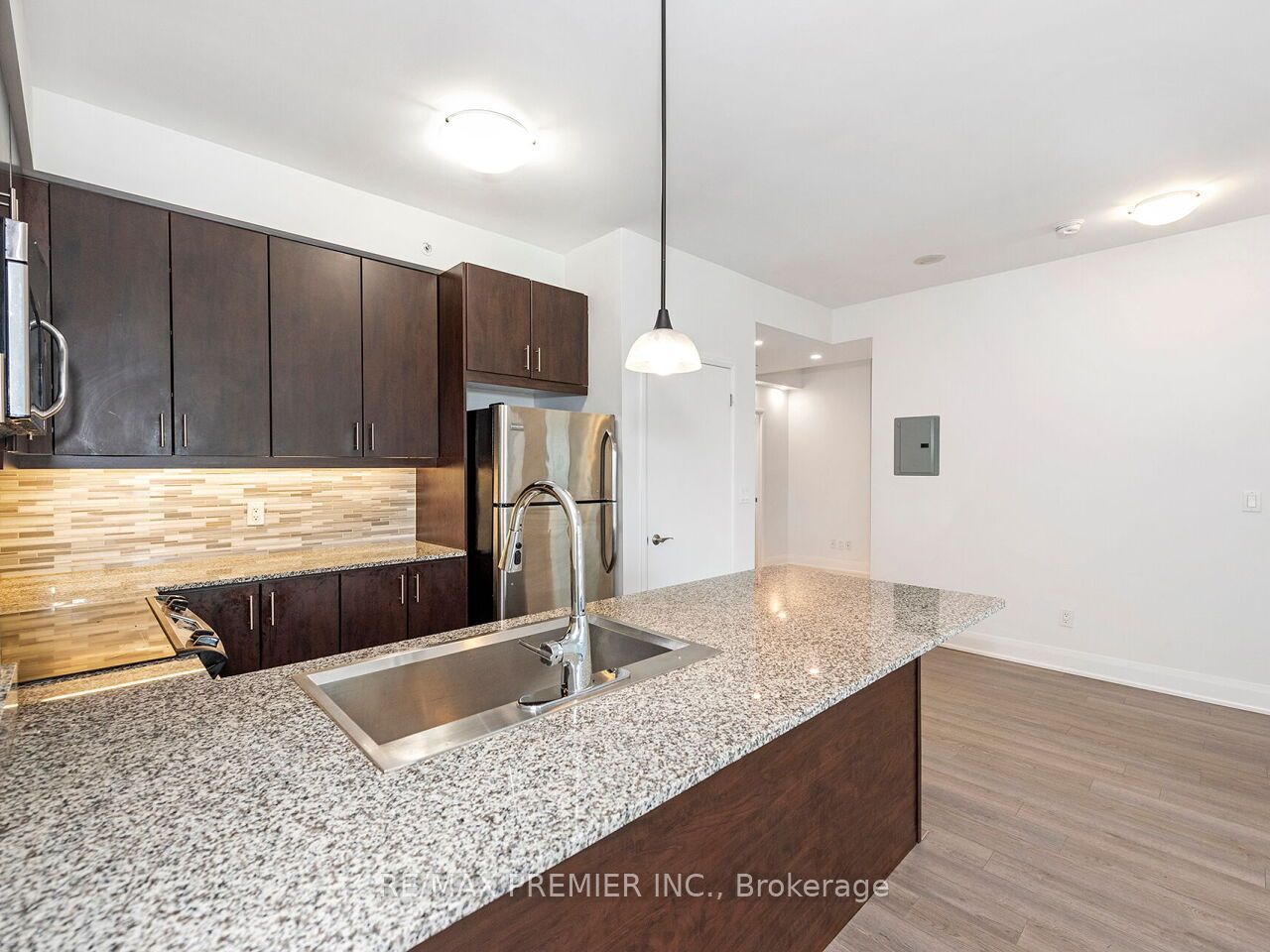 2900 Highway 7 1706 Property Photo 17