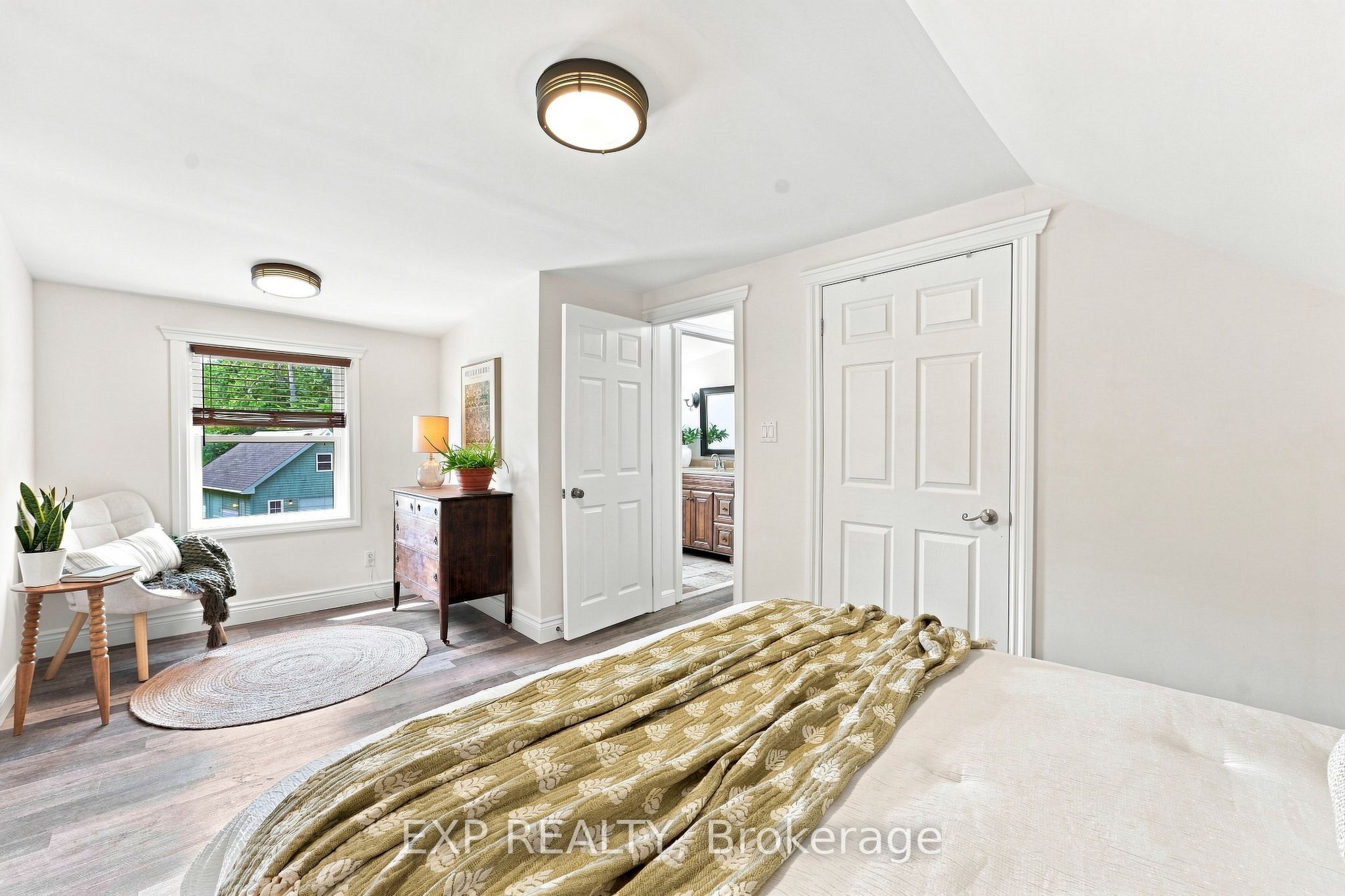 26002 Mccowan Road Property Photo 23