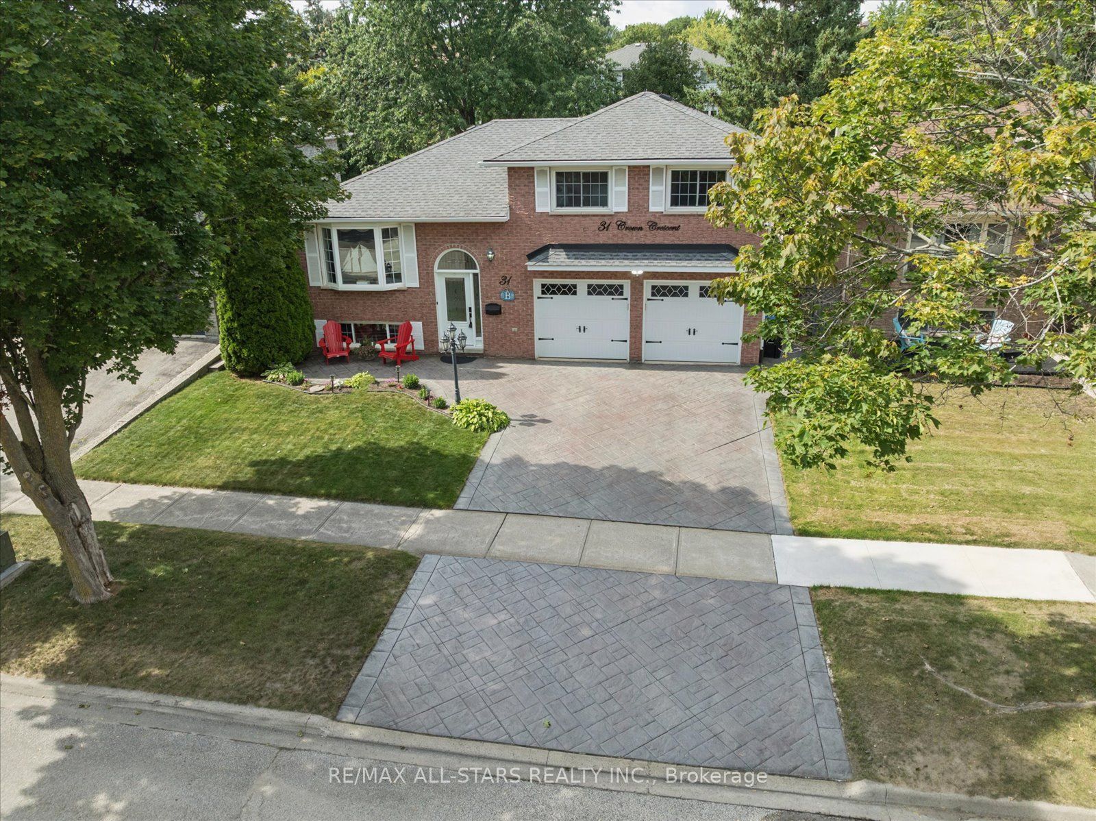 31 Crown Crescent Property Photo 3