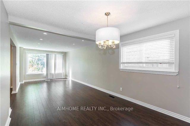 34 Hagerman Boulevard Property Photo 2