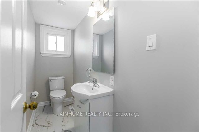 34 Hagerman Boulevard Property Photo 7