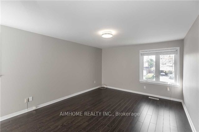 34 Hagerman Boulevard Property Photo 10